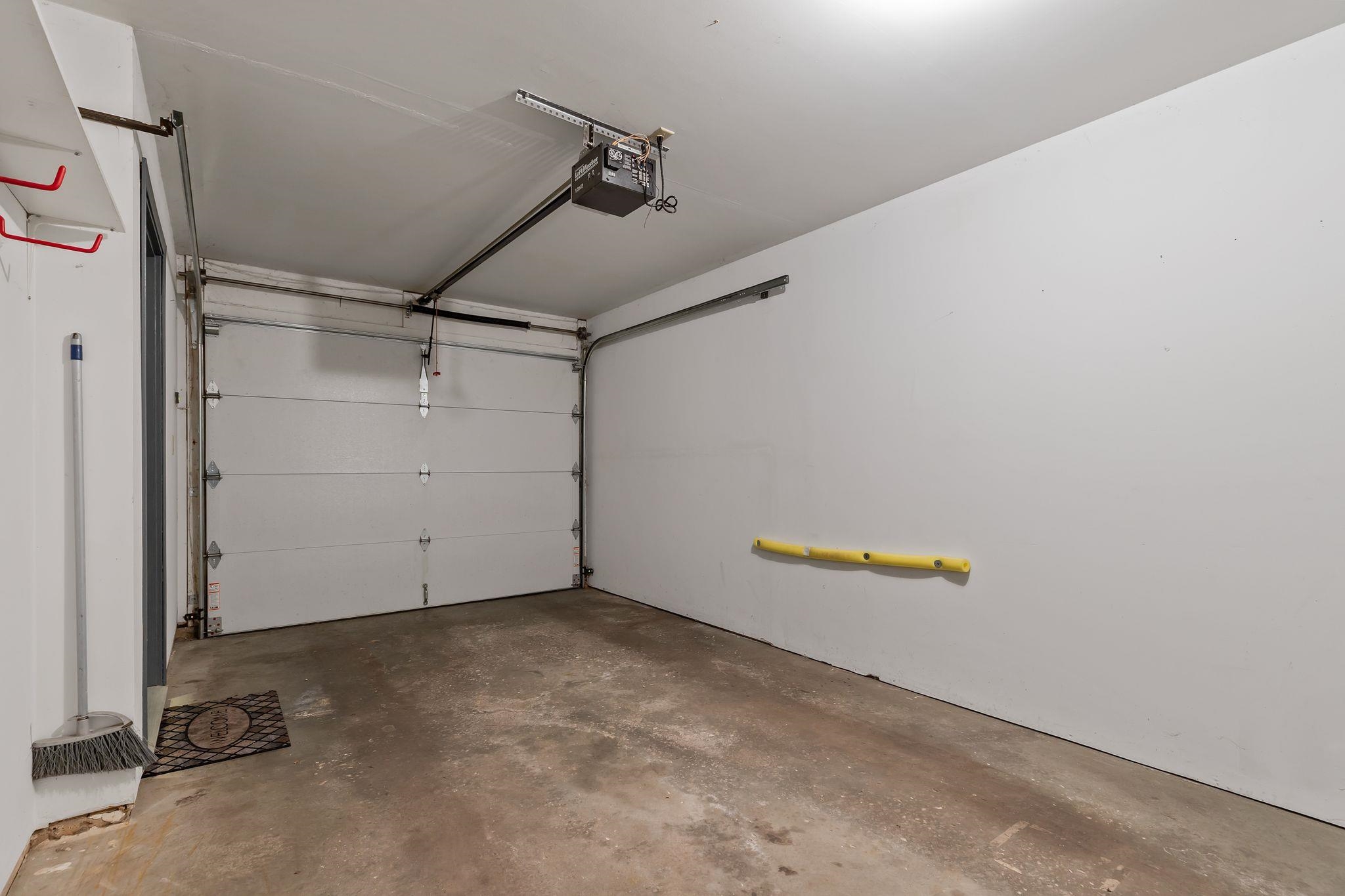 921 BABCOCK Street Unit: 11