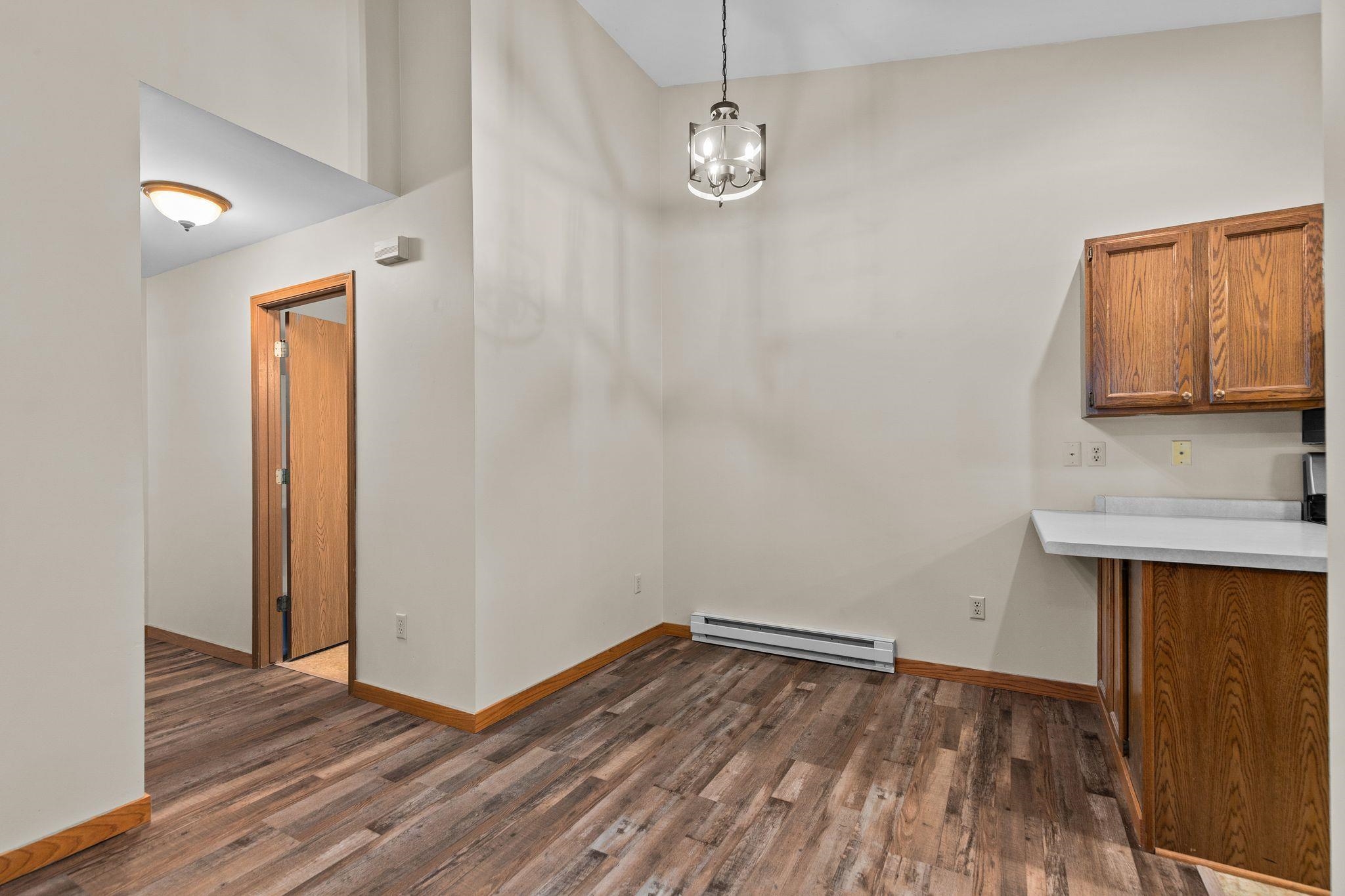 921 BABCOCK Street Unit: 11