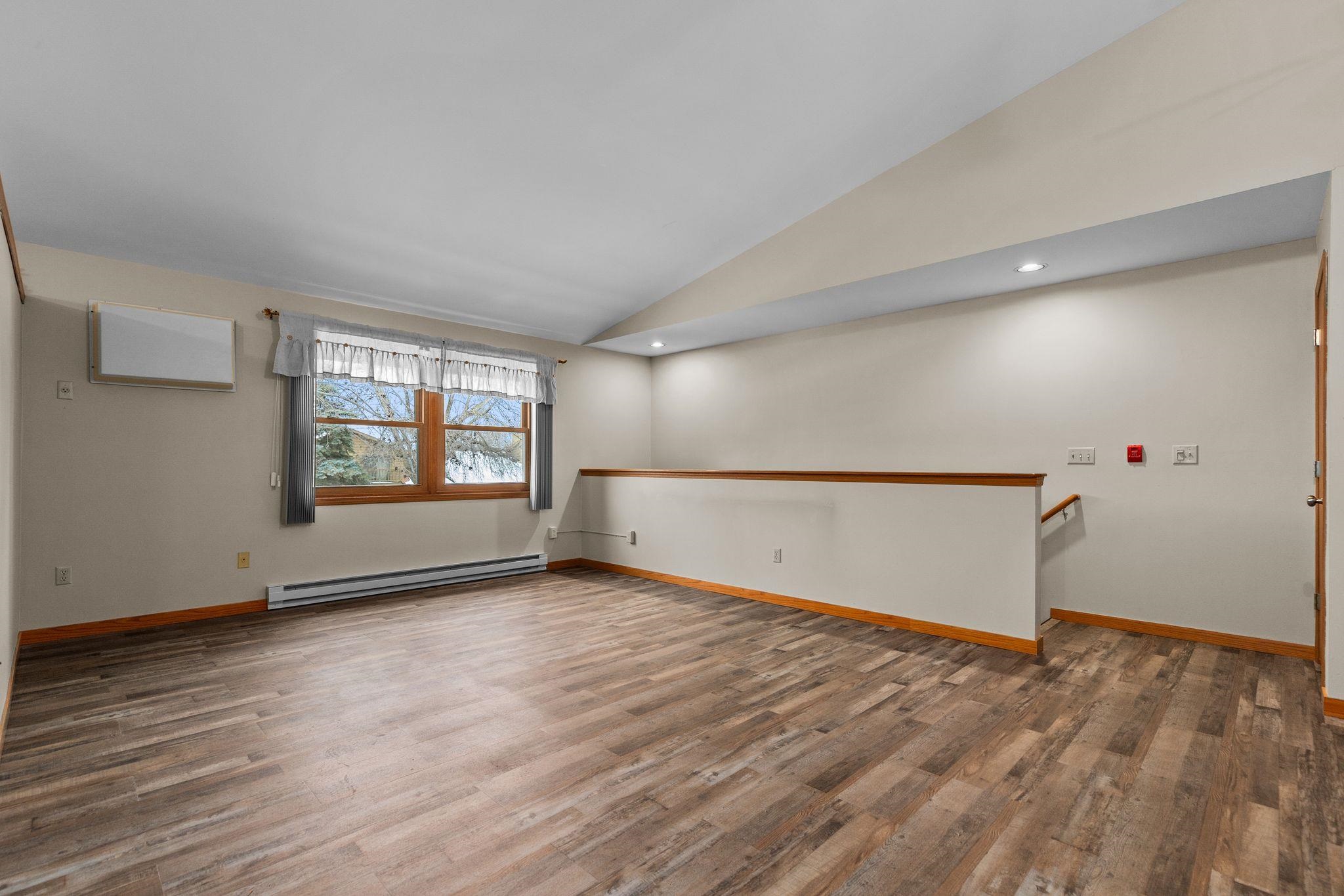 921 BABCOCK Street Unit: 11
