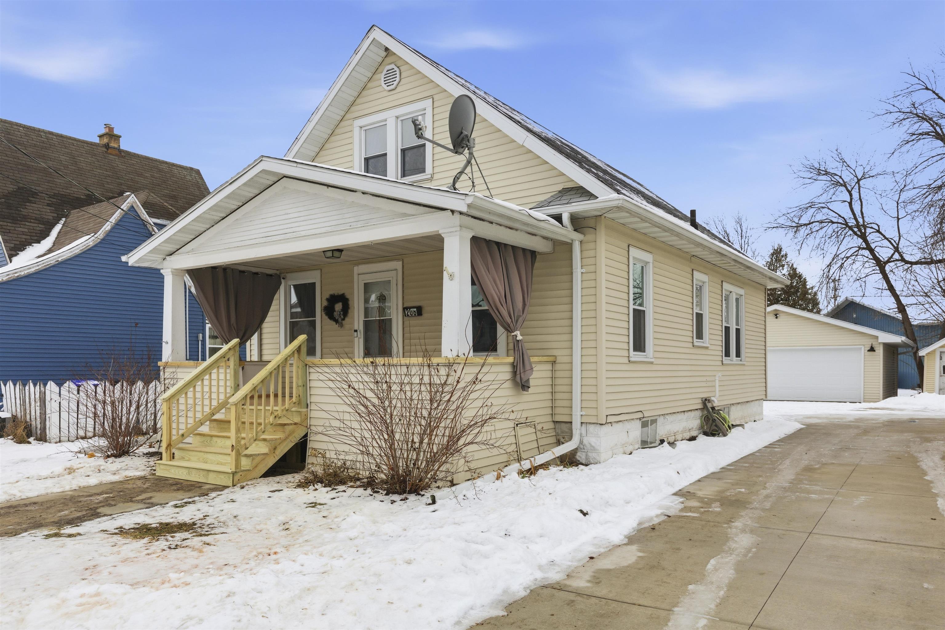 208 CENTER Street