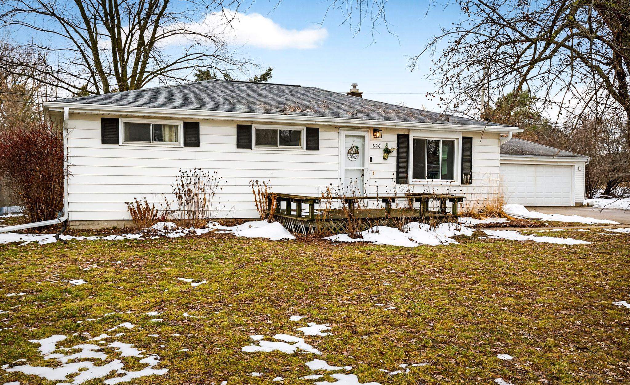 620 FIELDCREST Drive