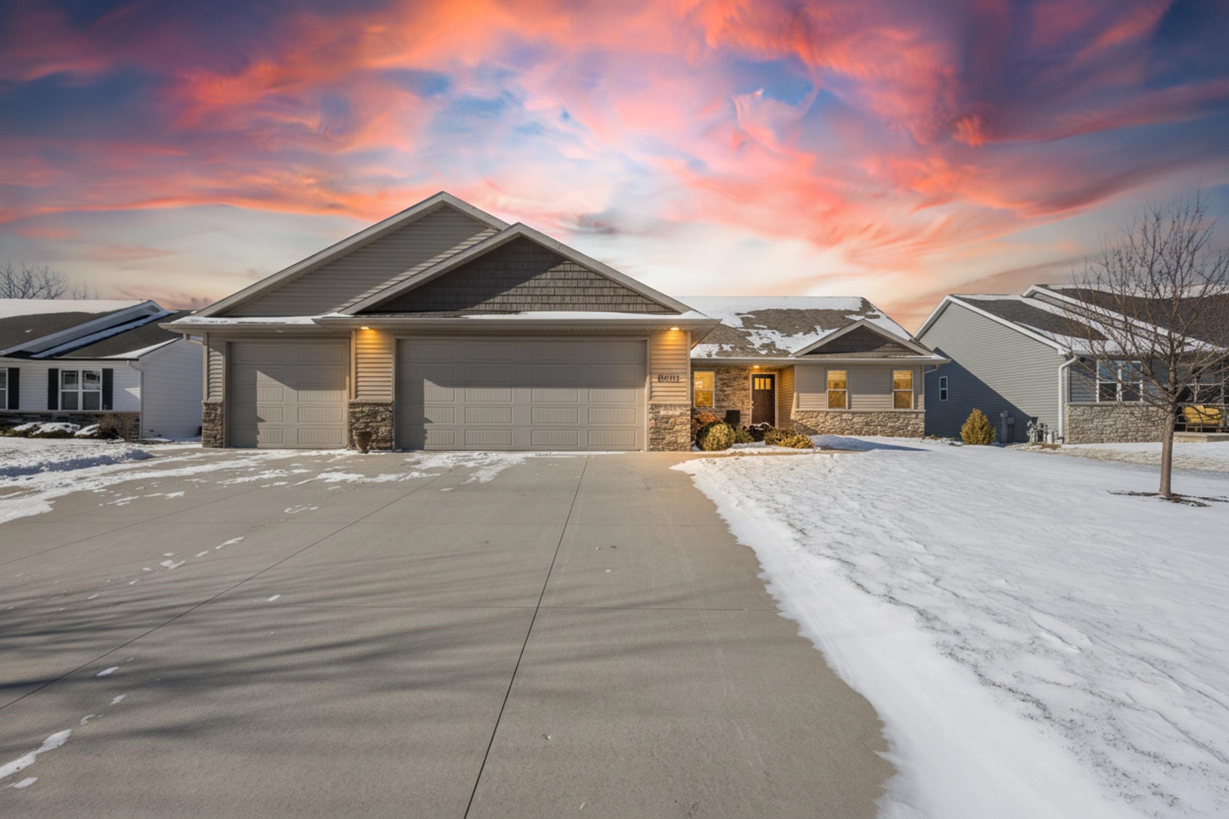 4235 N SHADYWOOD Court