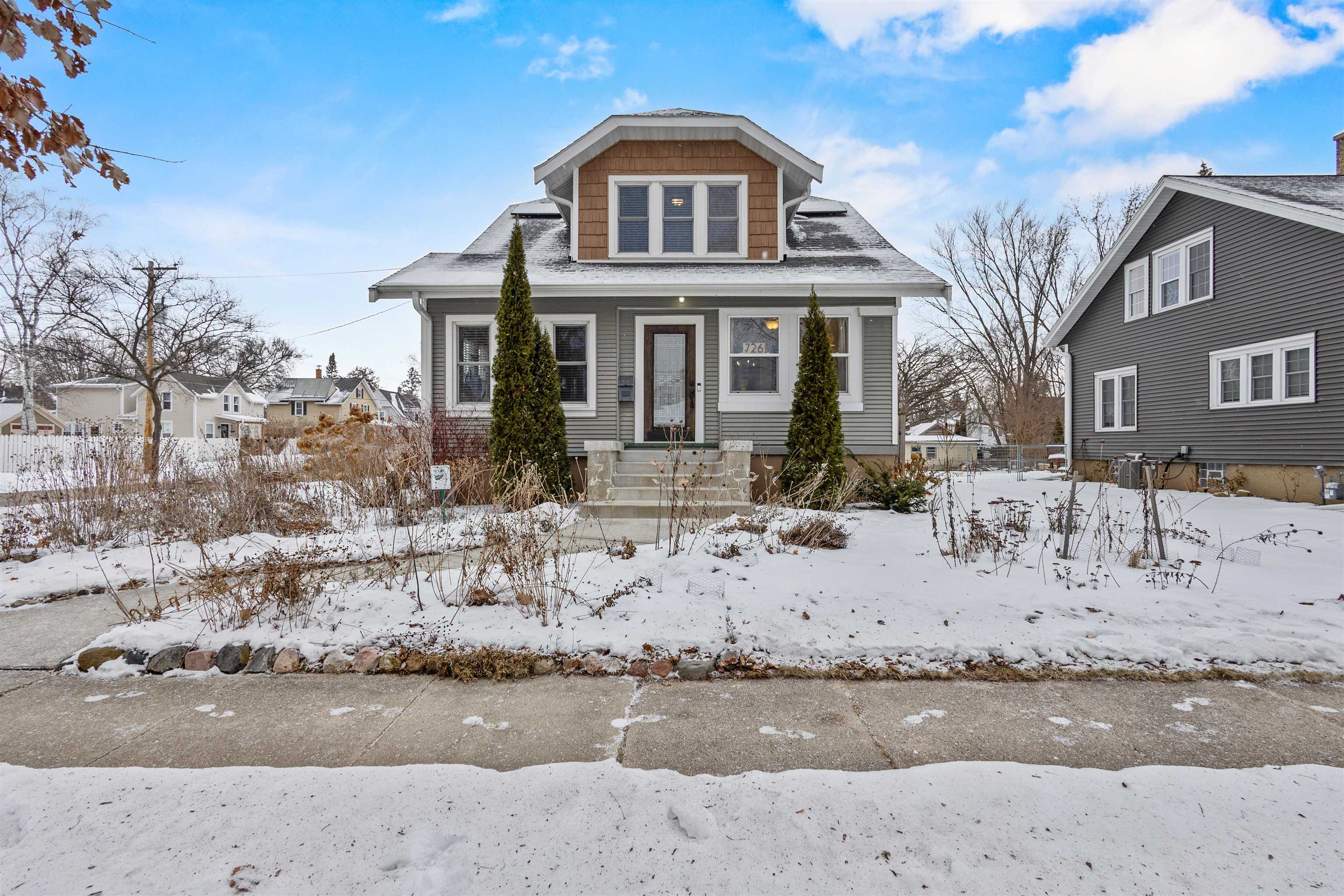 726 SHERMAN AVE W