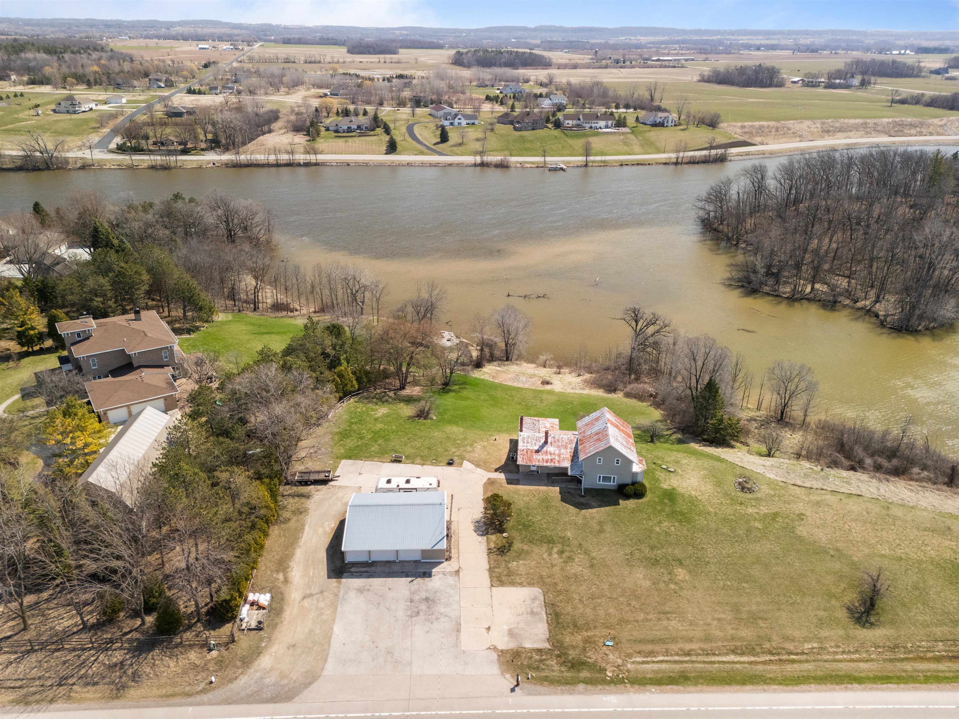 3829 LOST DAUPHIN Road