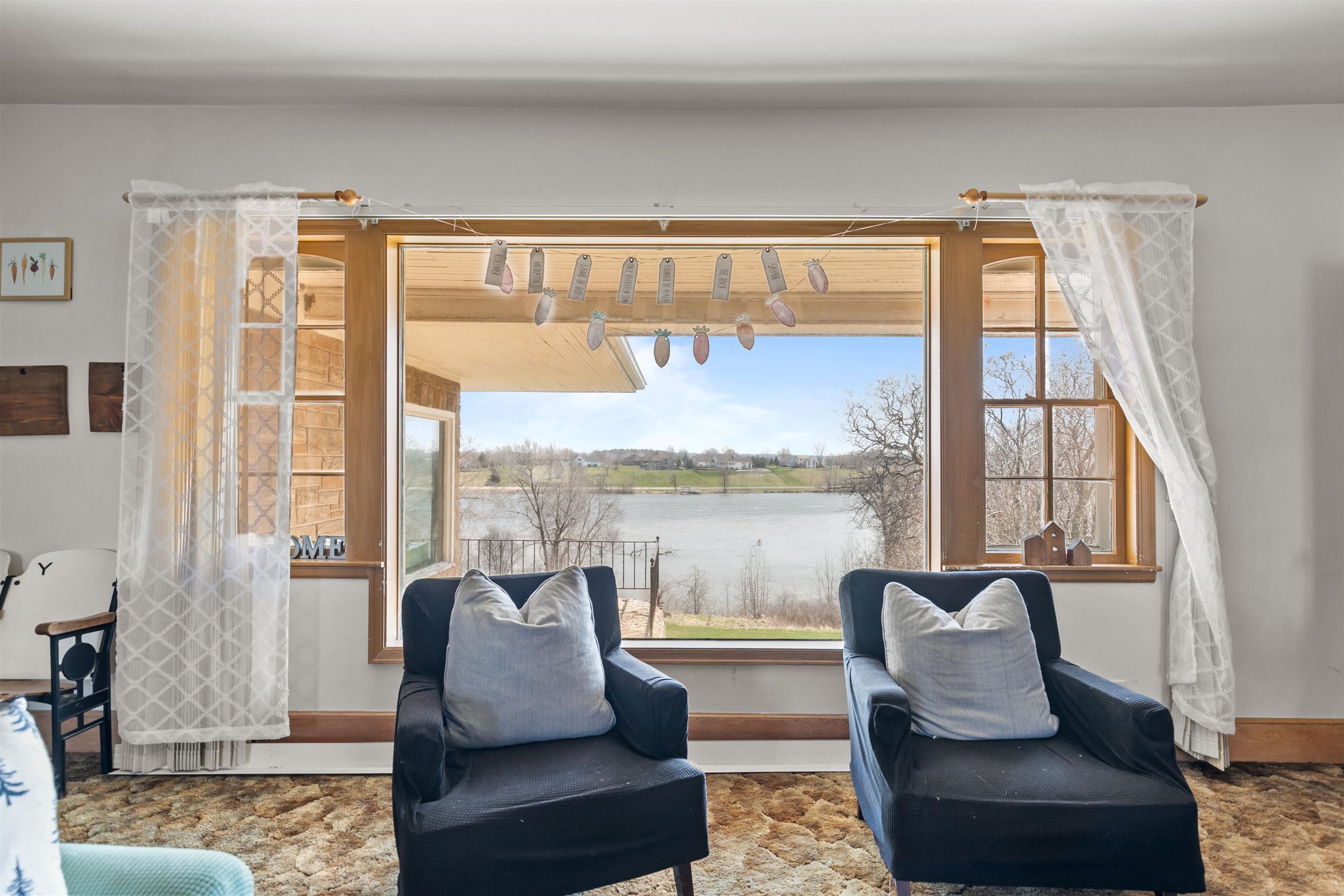 3829 LOST DAUPHIN Road