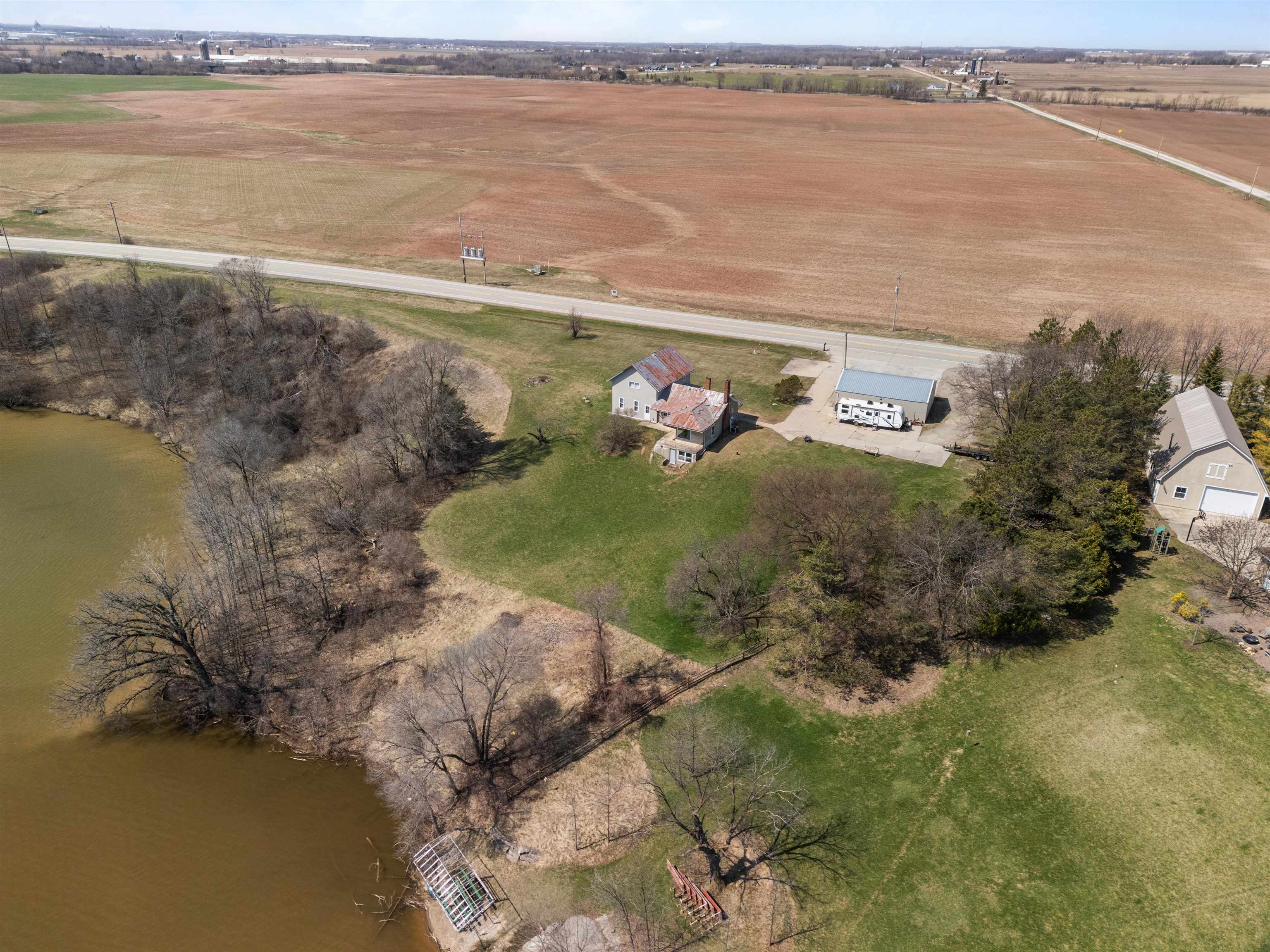 3829 LOST DAUPHIN Road