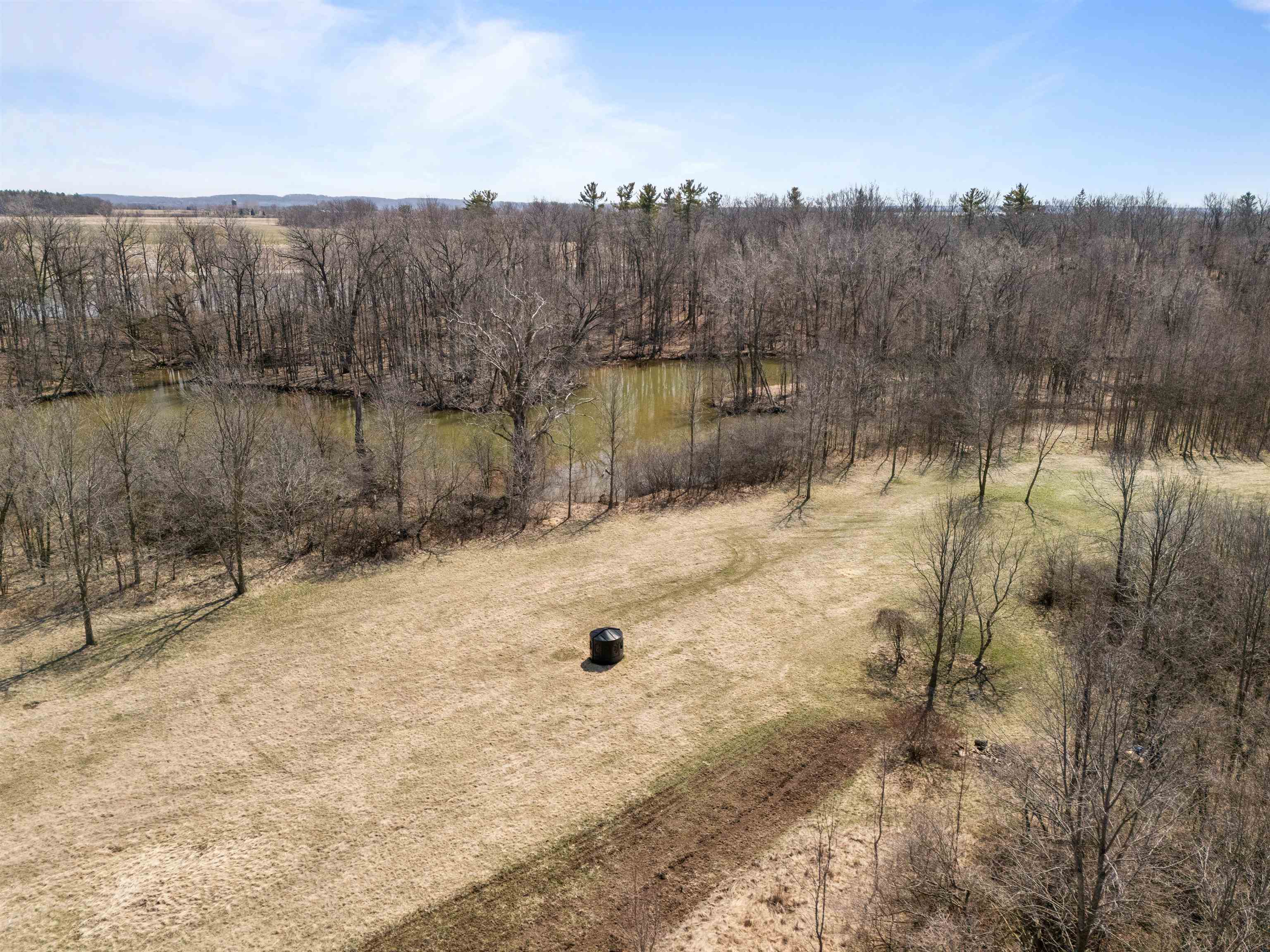 3829 LOST DAUPHIN Road