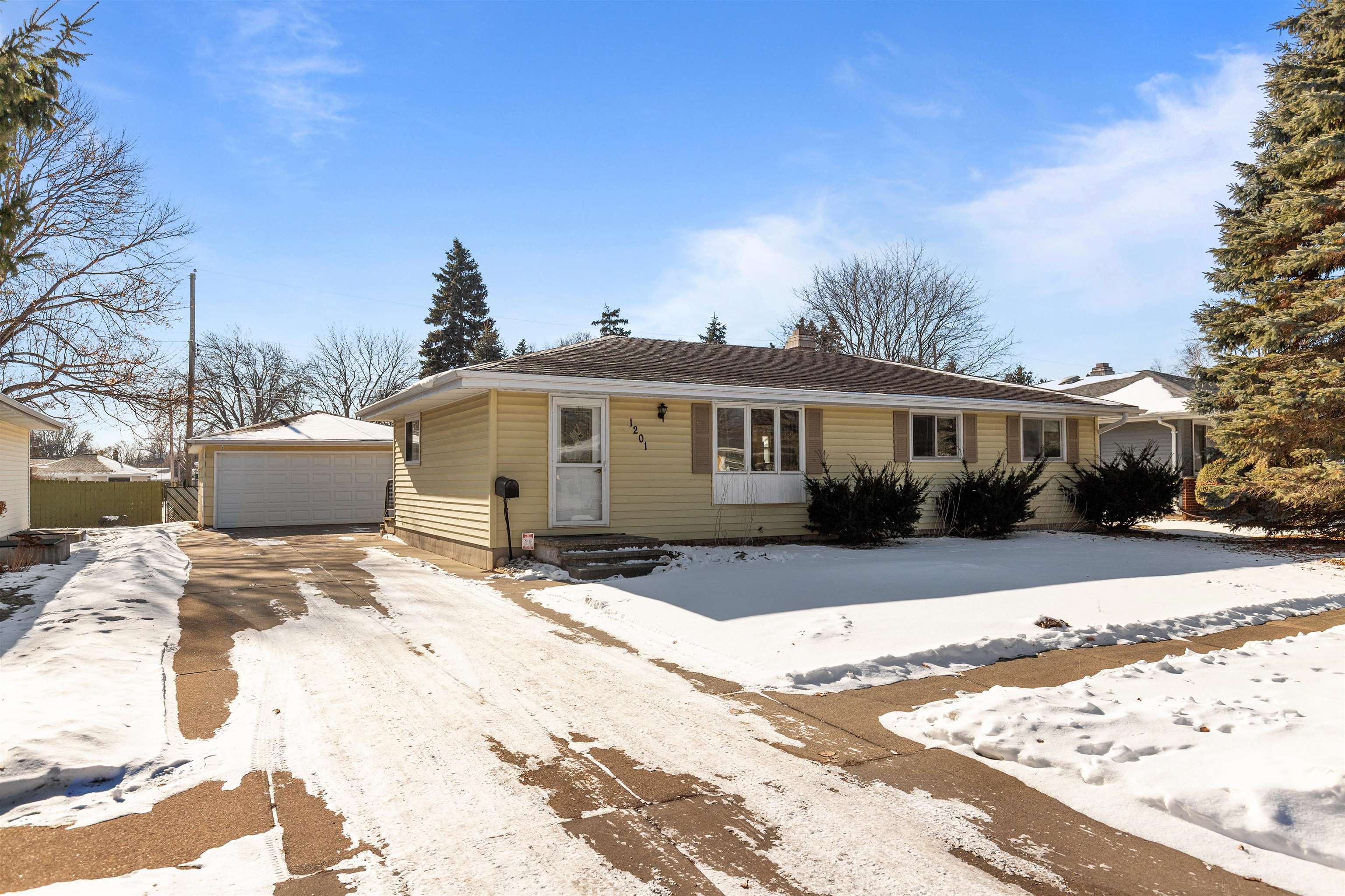 1201 W HAWES Avenue