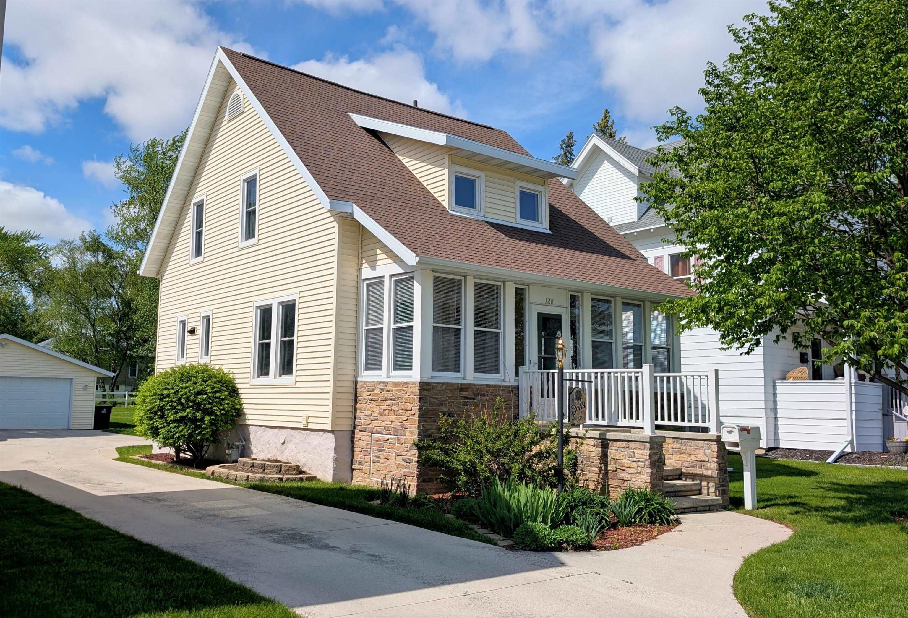 128 SCHOOL Street