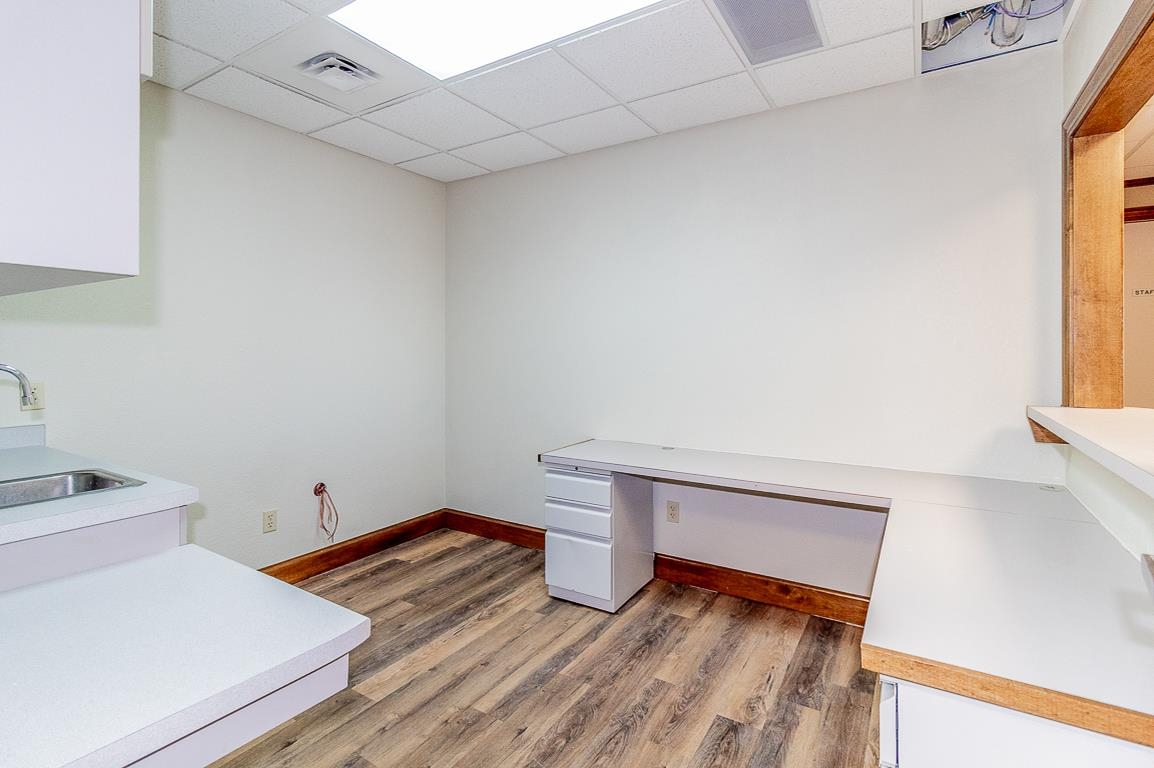 1620 N SHAWANO Street Unit: E