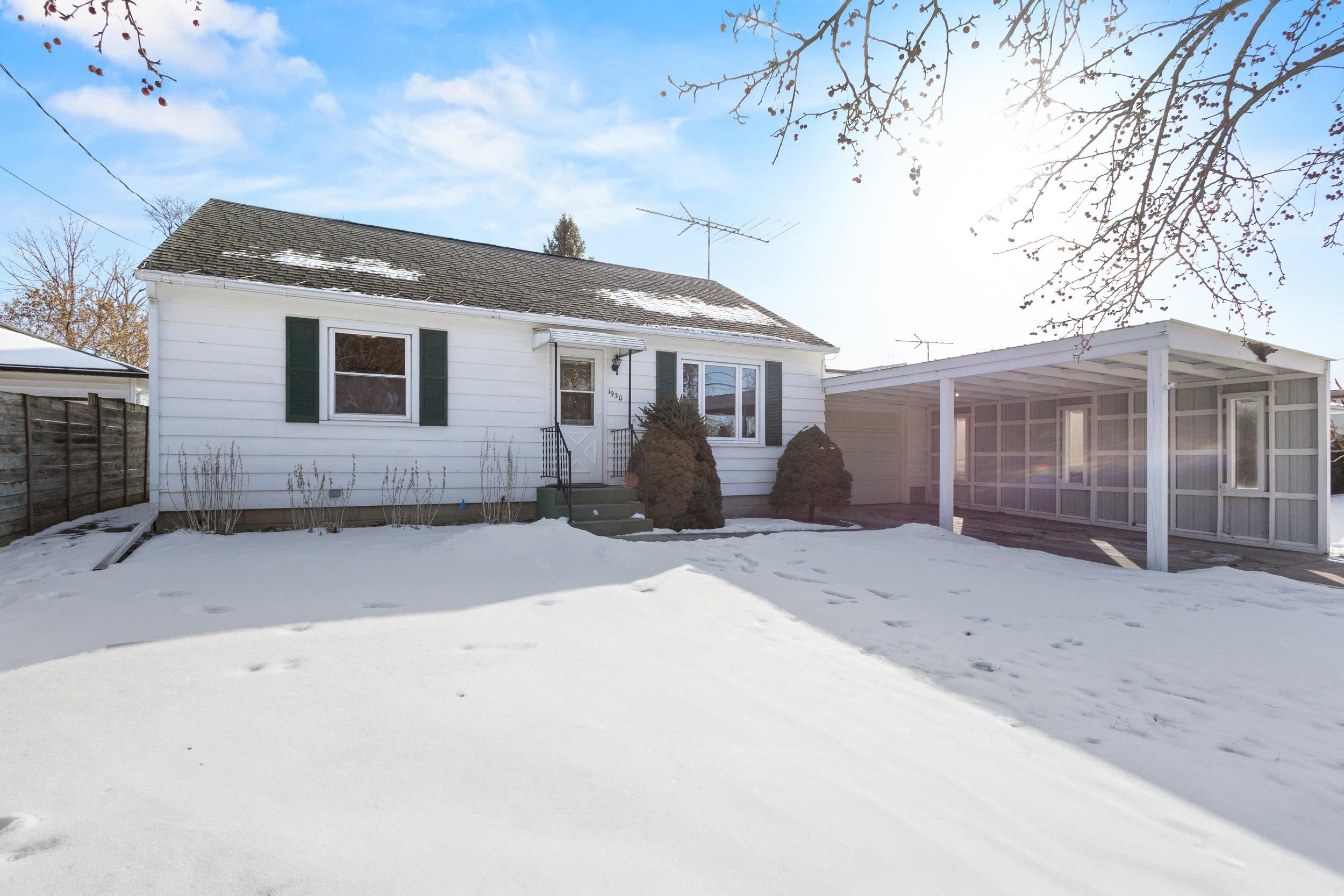 1930 PERSHING Road