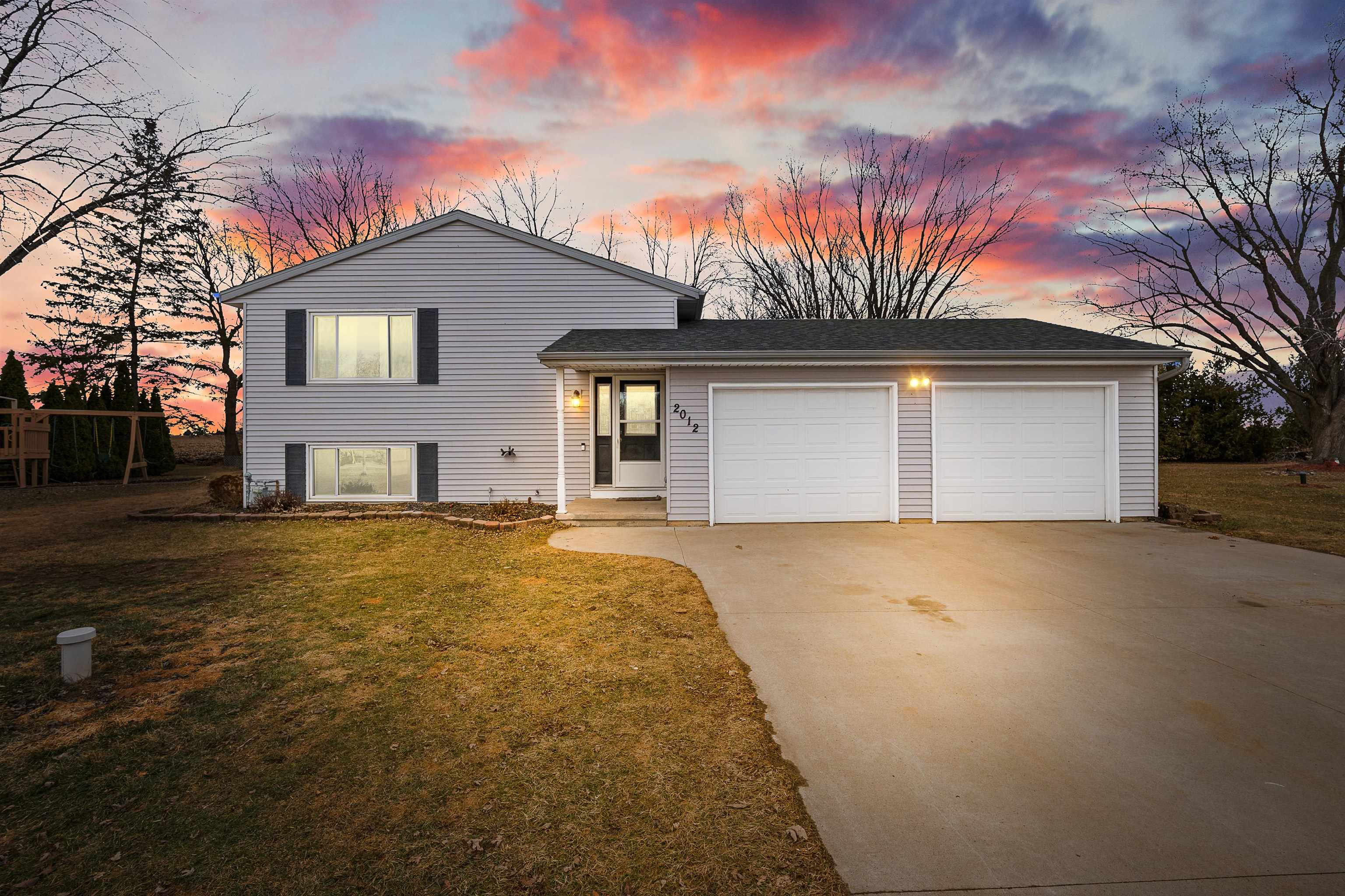 2012 ROBERTS Avenue