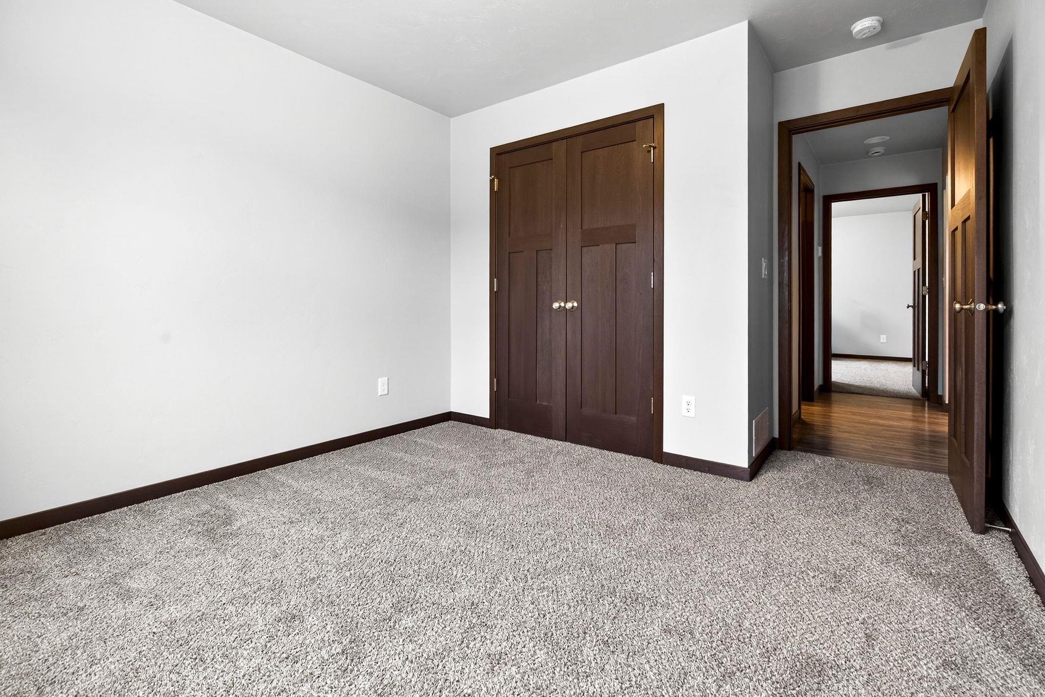537 GOLF SIDE Court