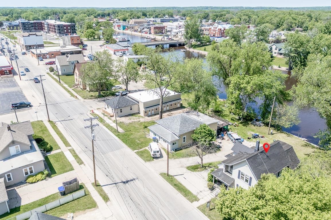 211 E WOLF RIVER Avenue