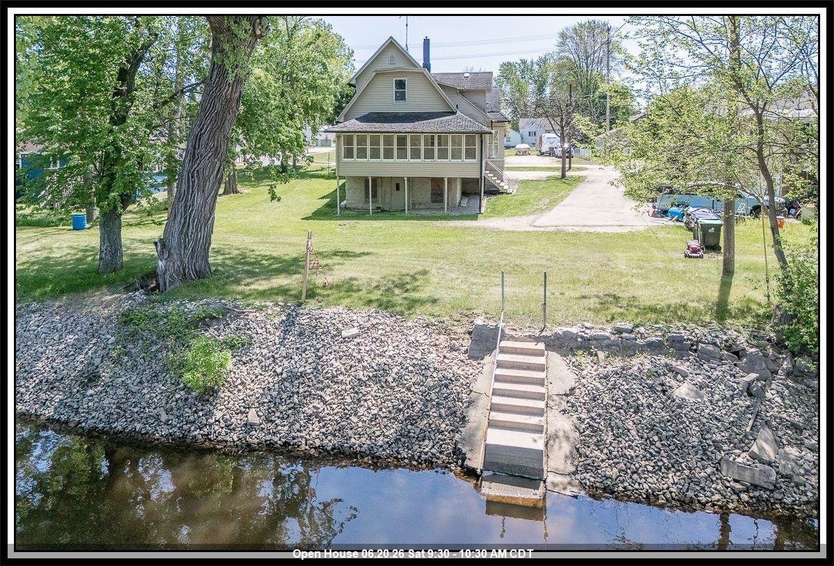 211 E WOLF RIVER Avenue