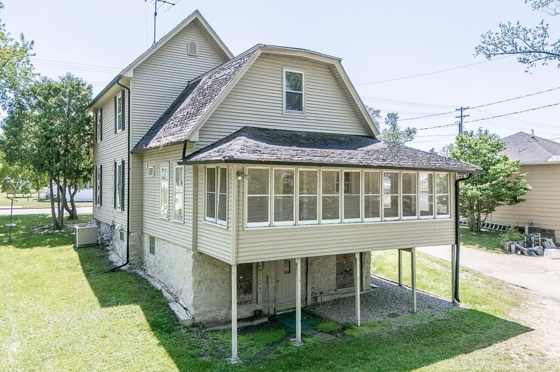 211 E WOLF RIVER Avenue