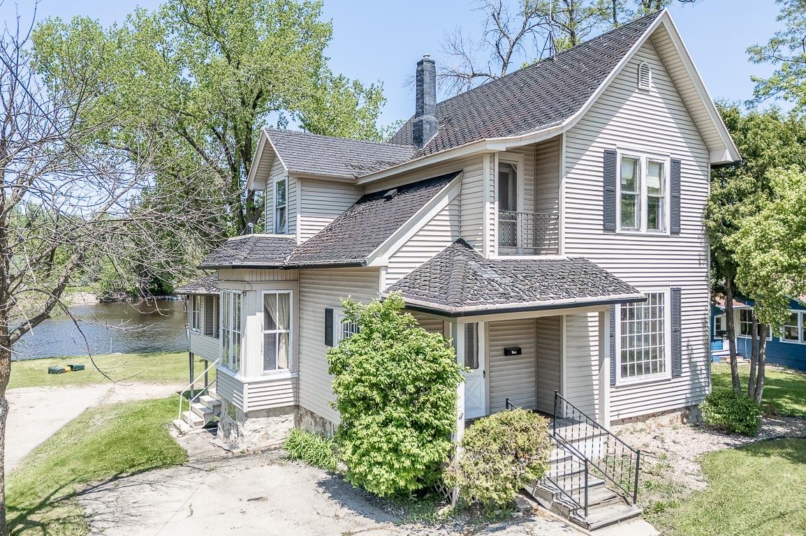 211 E WOLF RIVER Avenue
