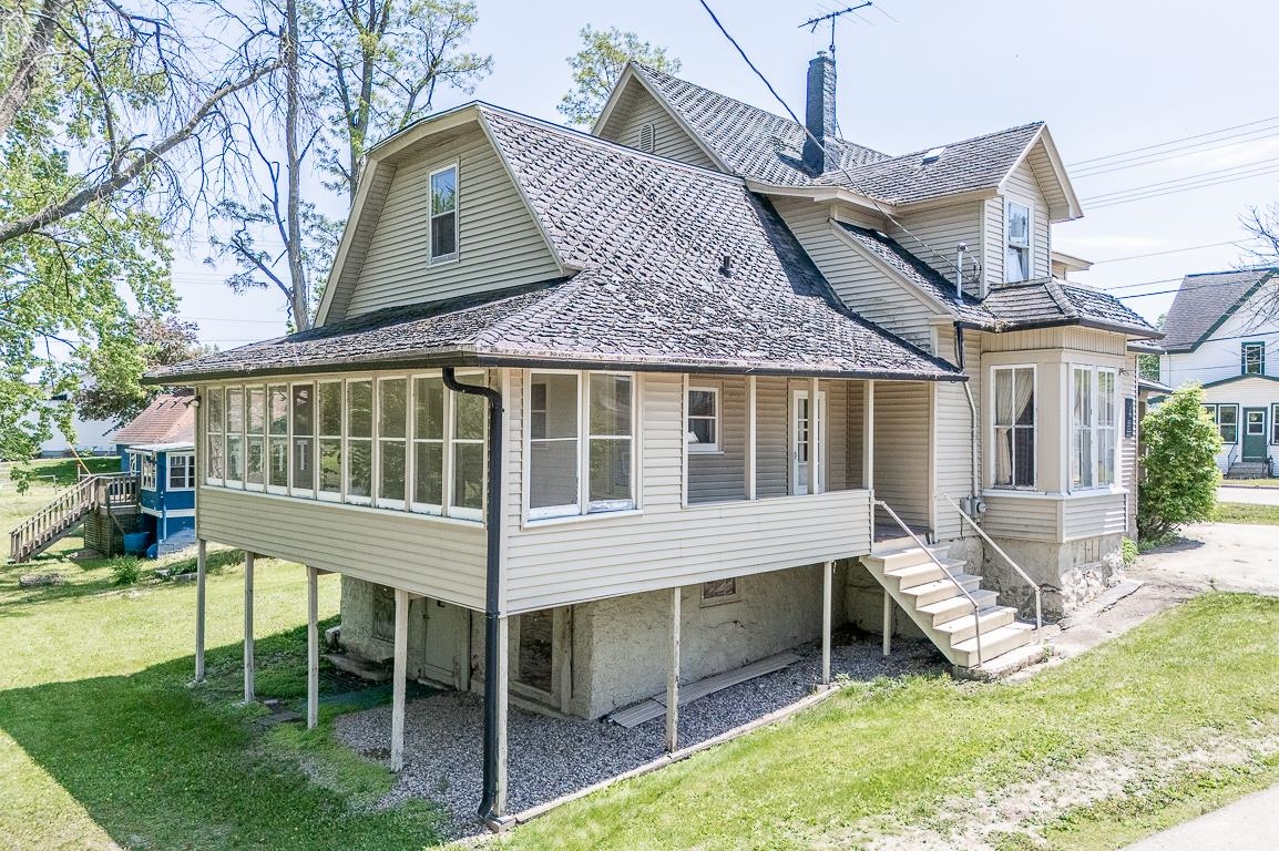 211 E WOLF RIVER Avenue