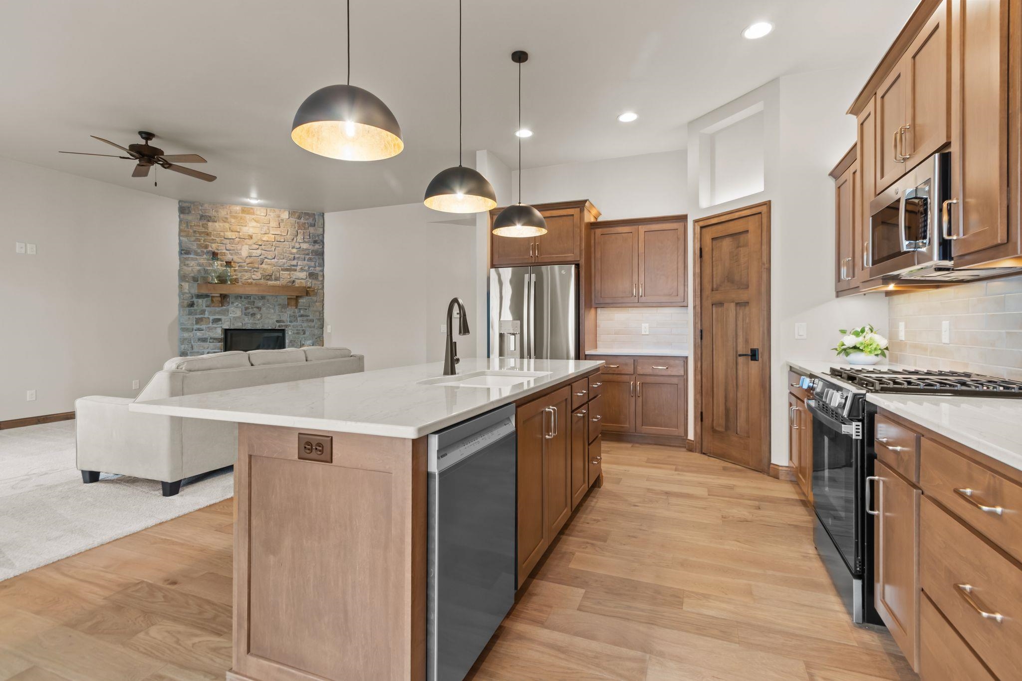 1373 PRAIRIE LAKE Circle