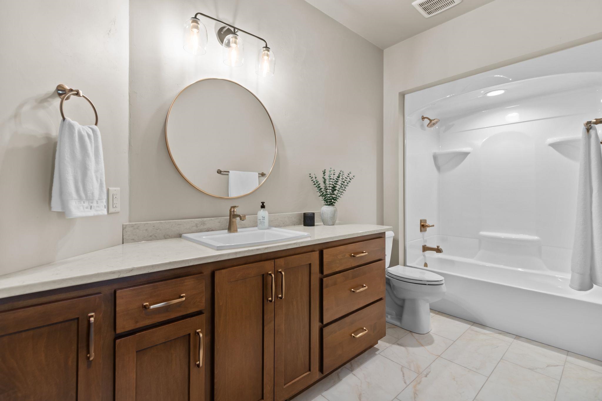 1373 PRAIRIE LAKE Circle