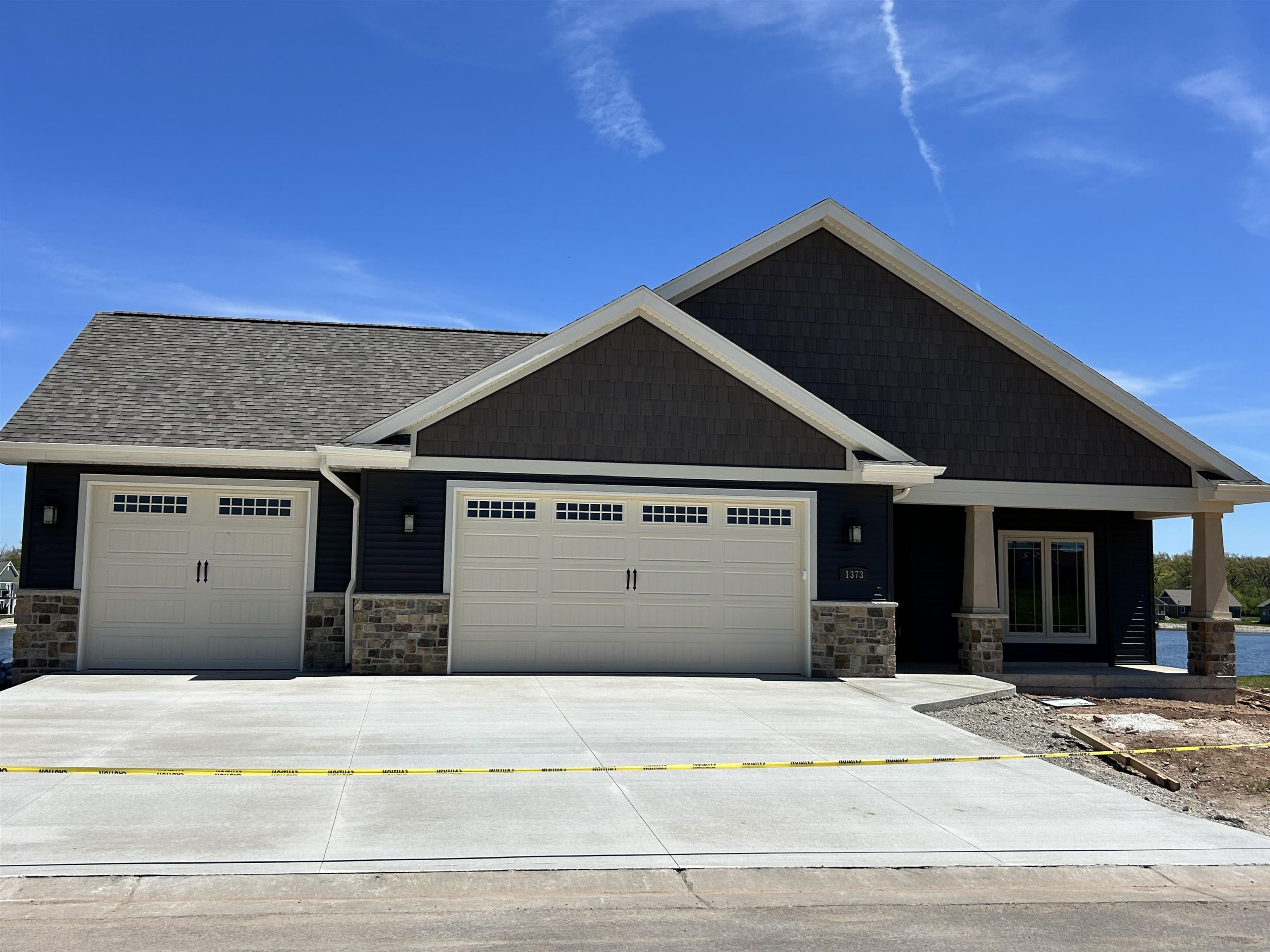 1373 PRAIRIE LAKE Circle