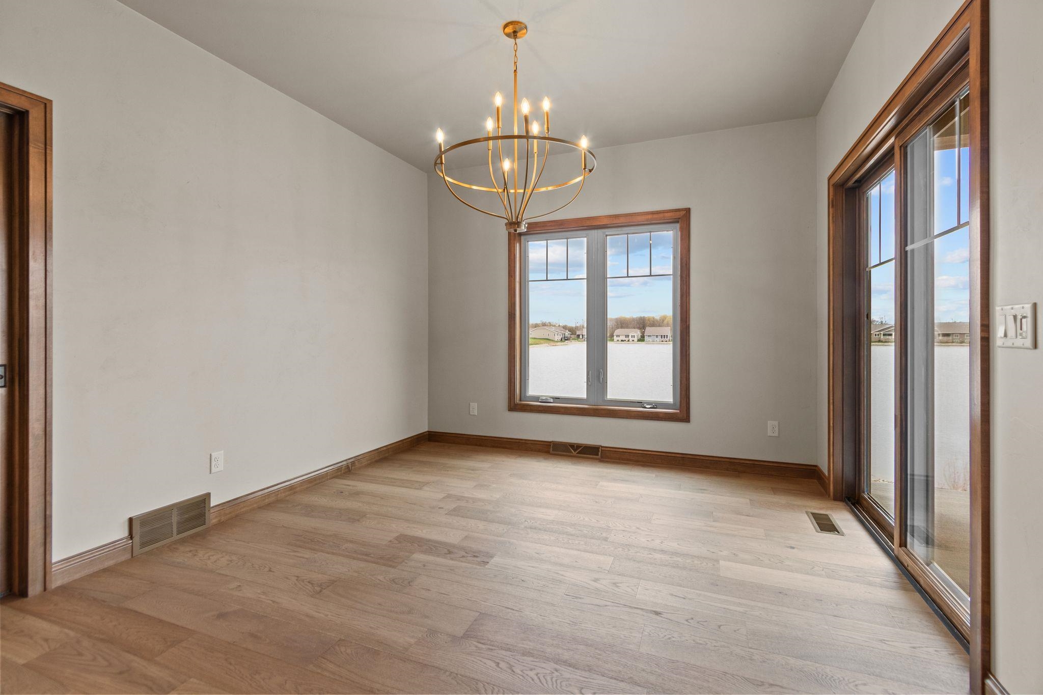 1373 PRAIRIE LAKE Circle