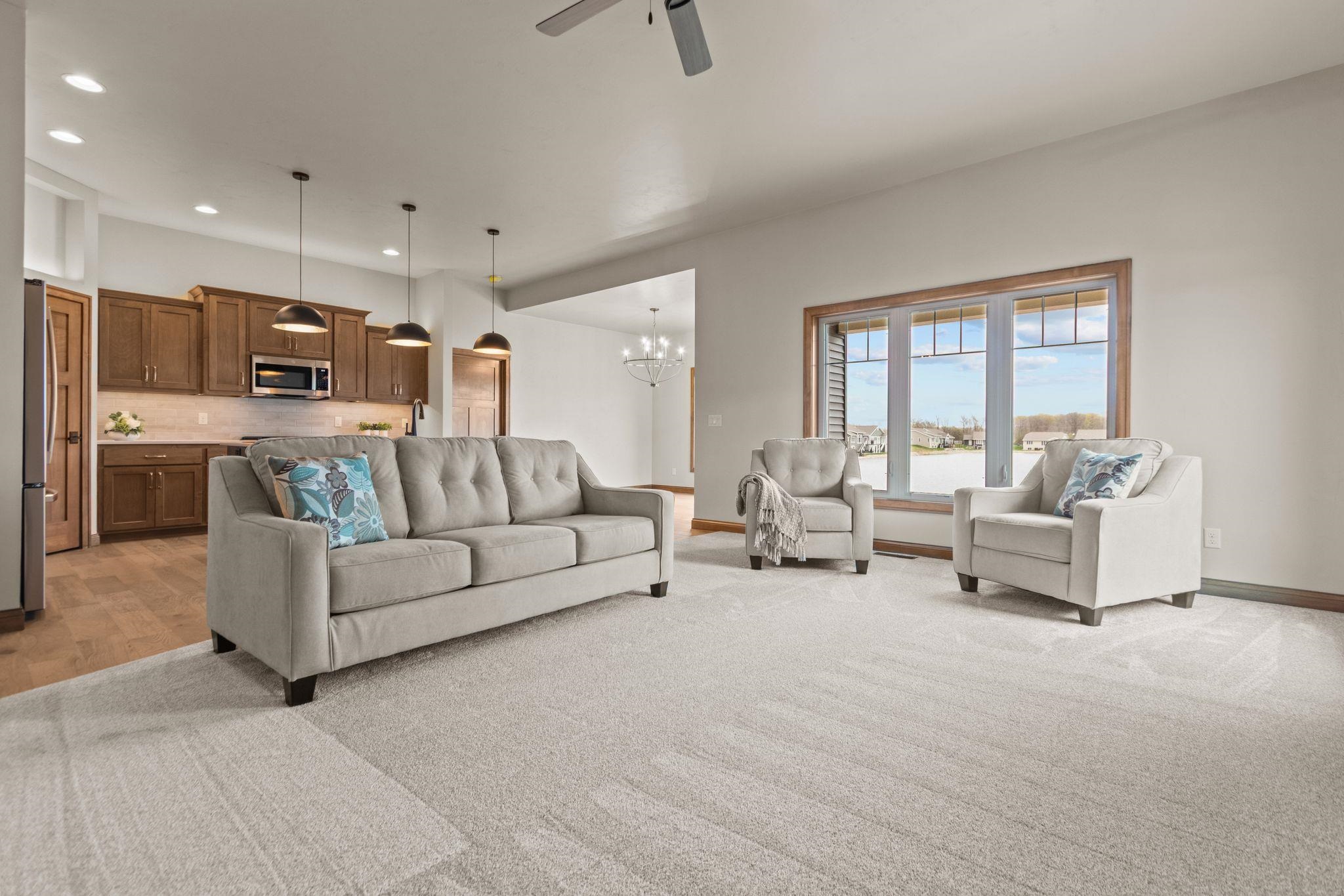 1373 PRAIRIE LAKE Circle