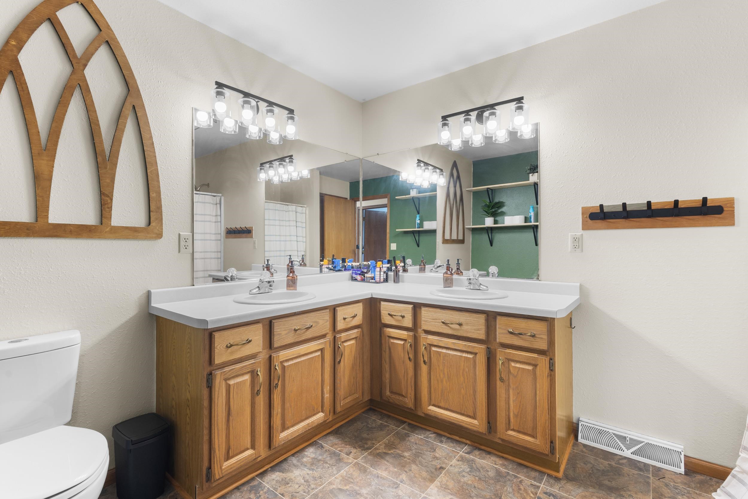 2310 GRACELAND Court