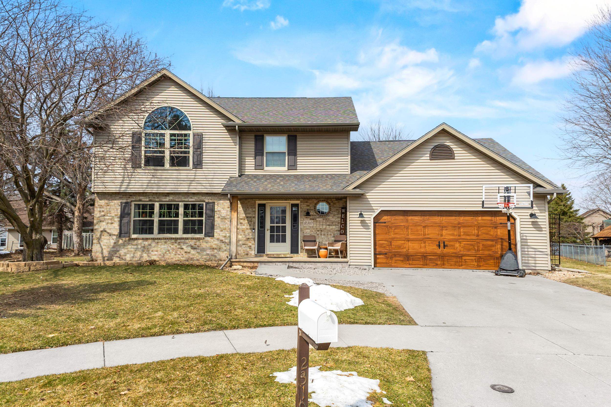 2310 GRACELAND Court