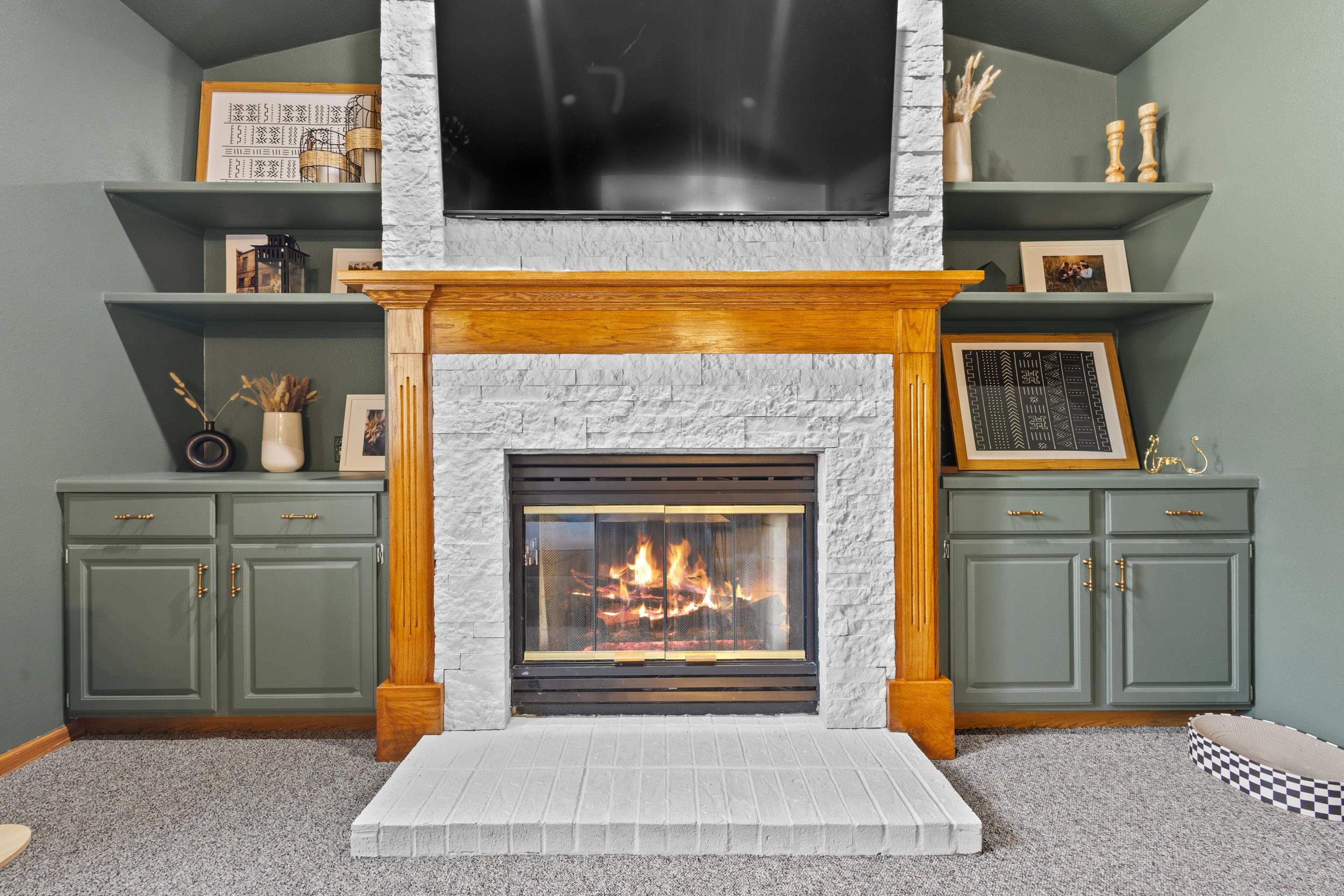 2310 GRACELAND Court