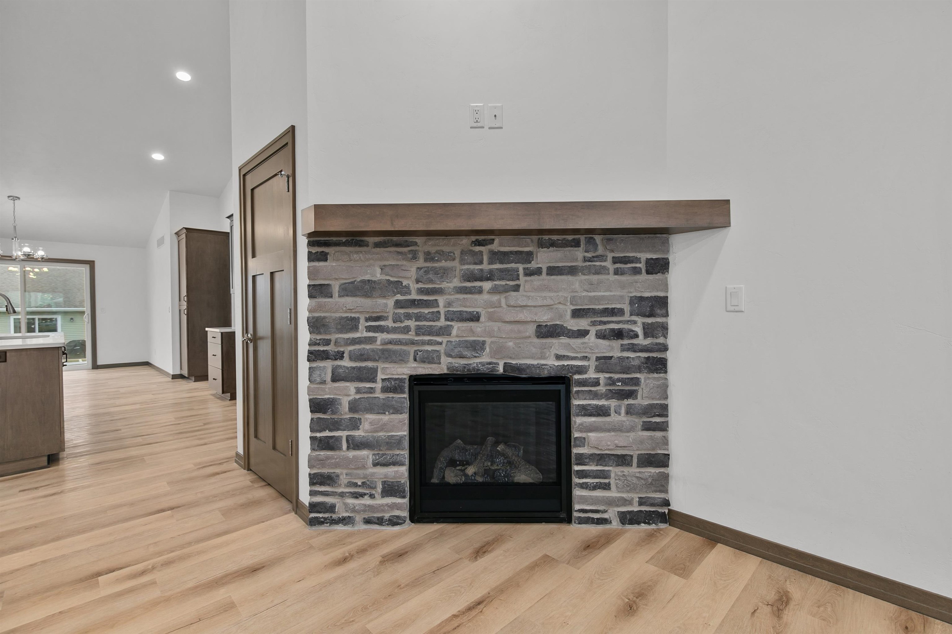 503 FOUNDERS Way