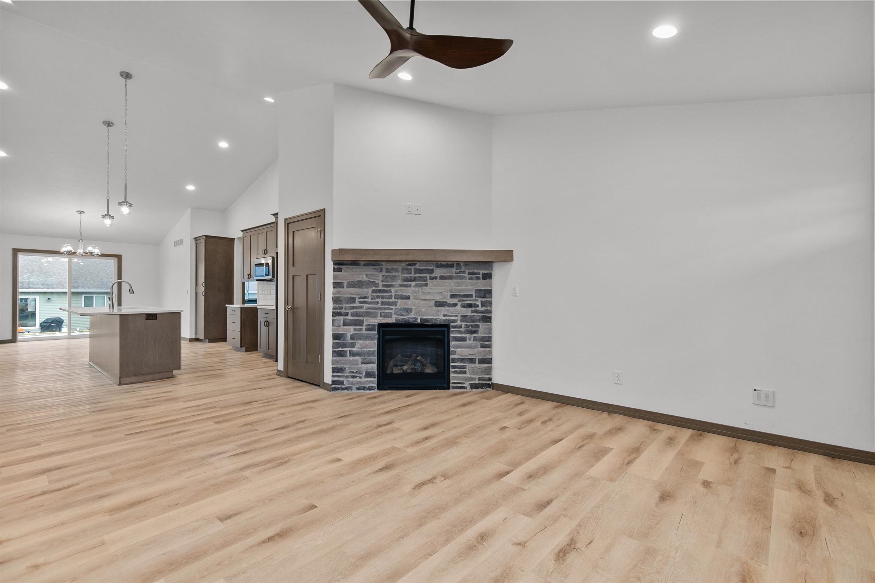 505 FOUNDERS Way