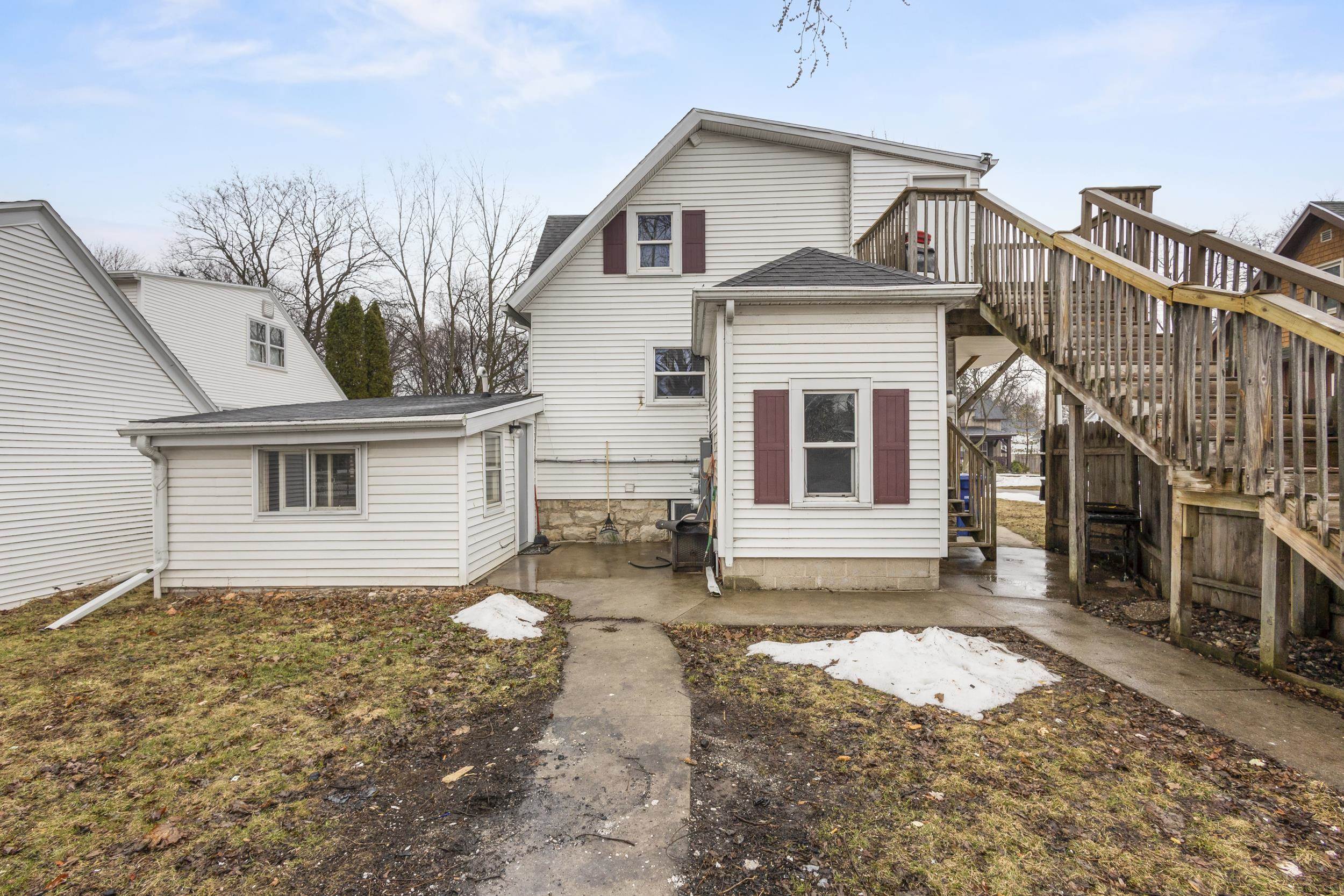 621 N HURON Street