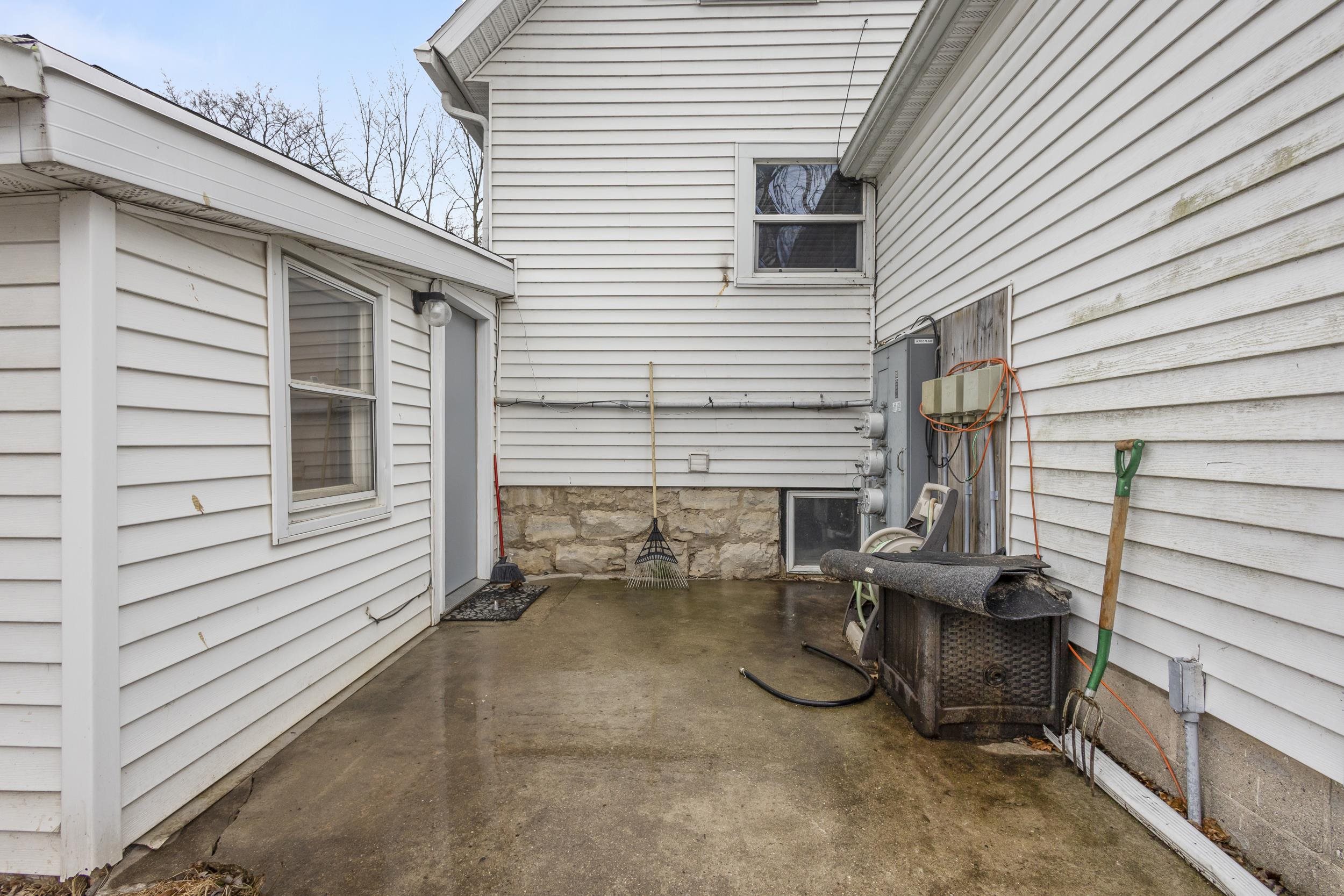 621 N HURON Street