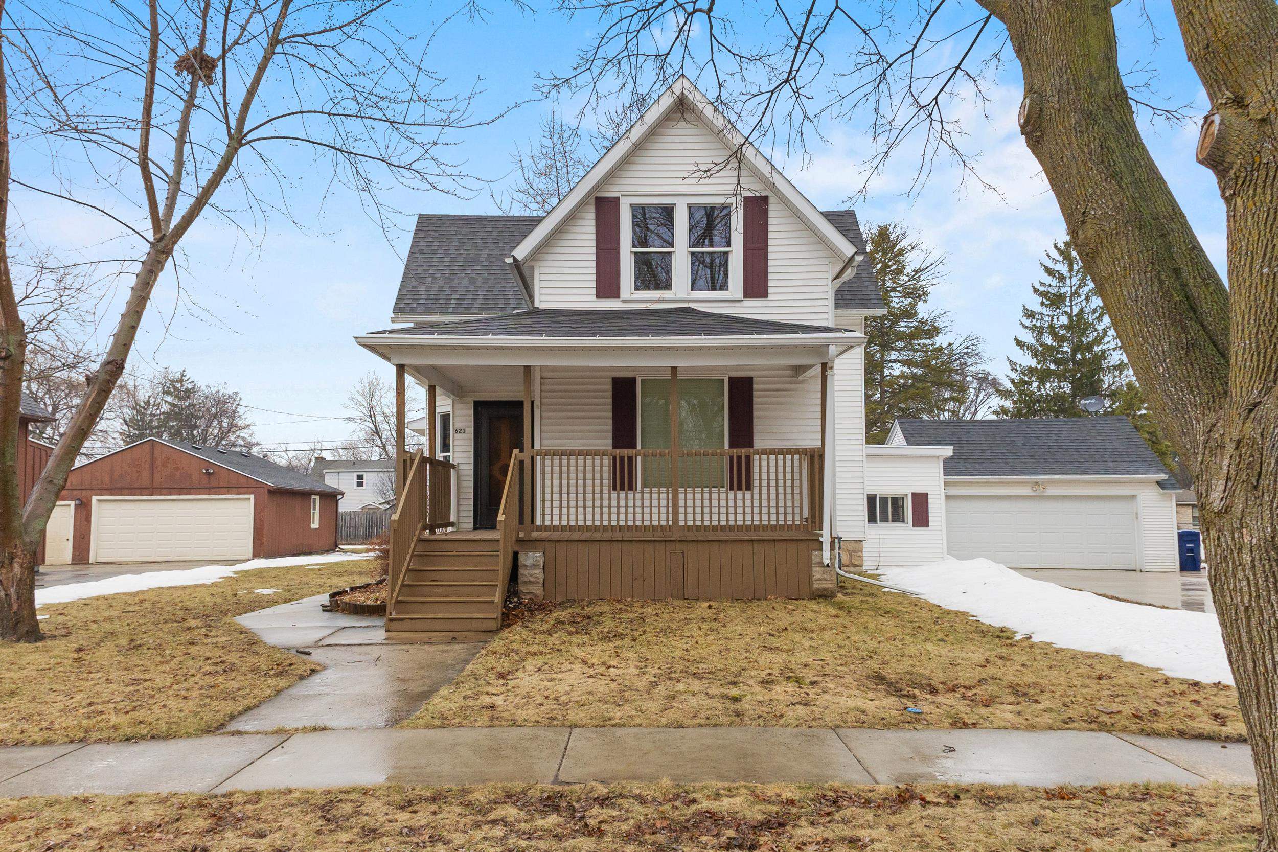 621 N HURON Street