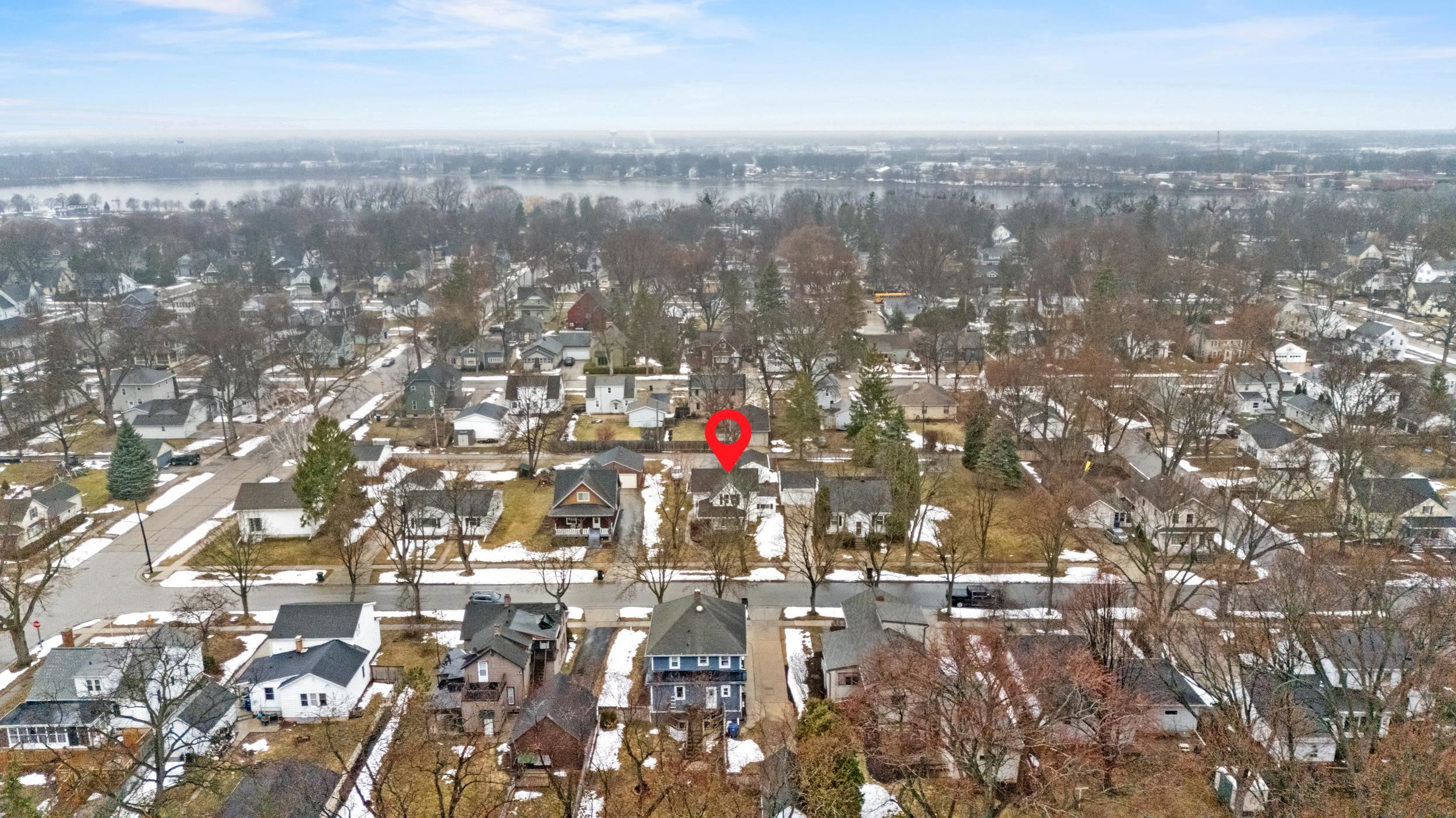 621 N HURON Street