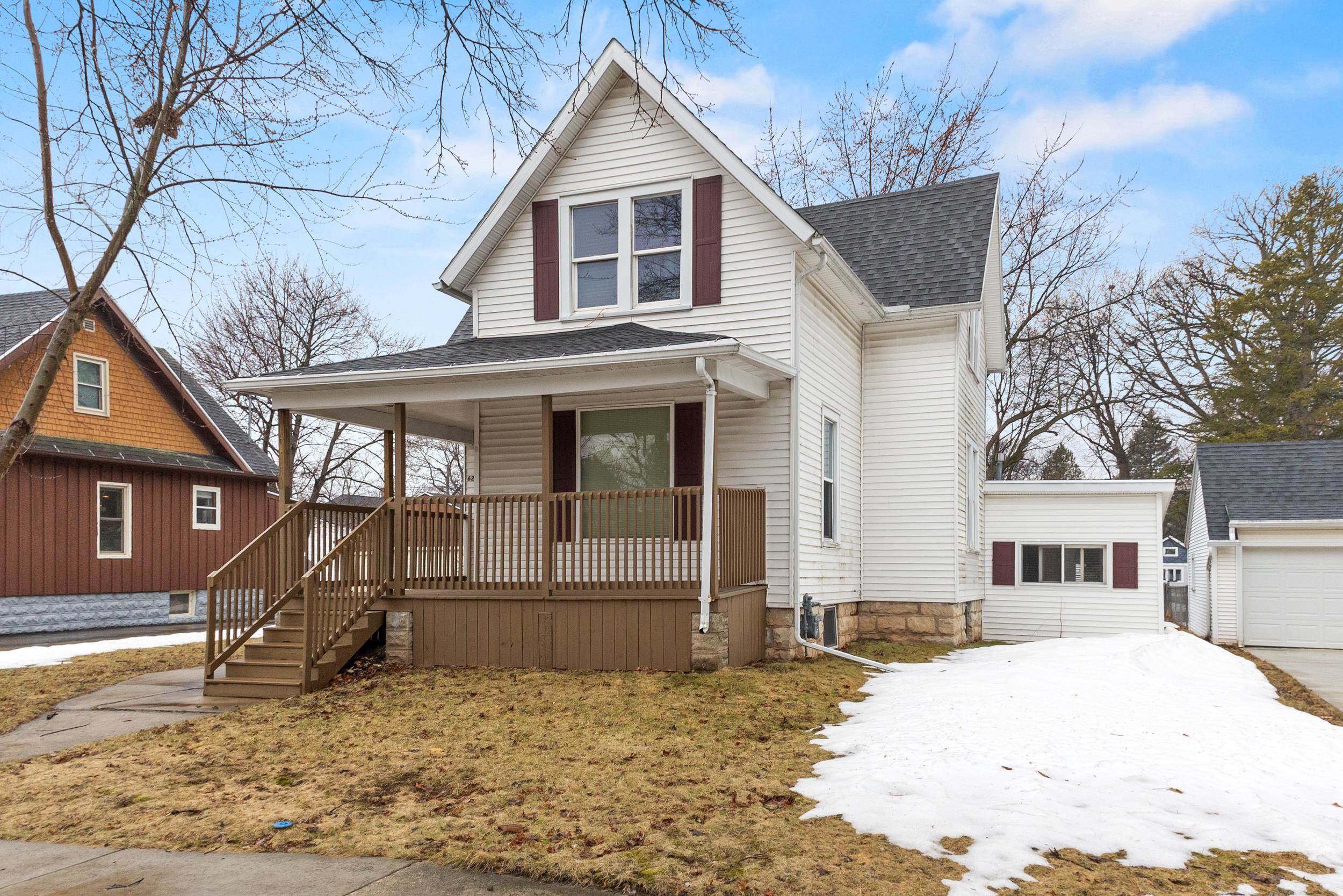 621 N HURON Street