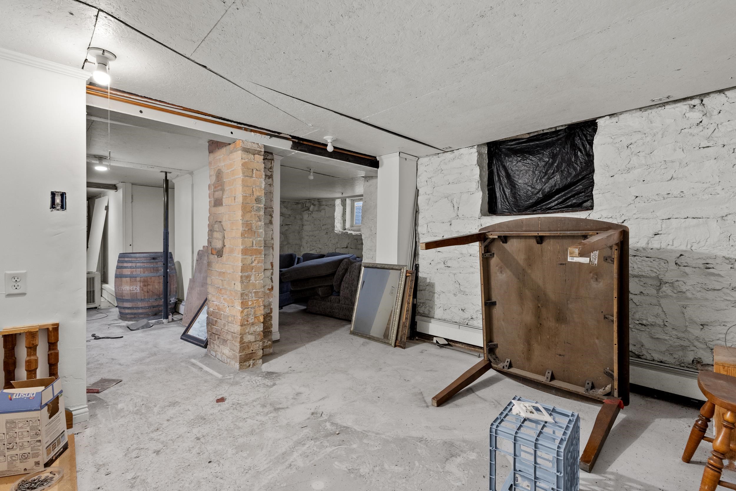 621 N HURON Street