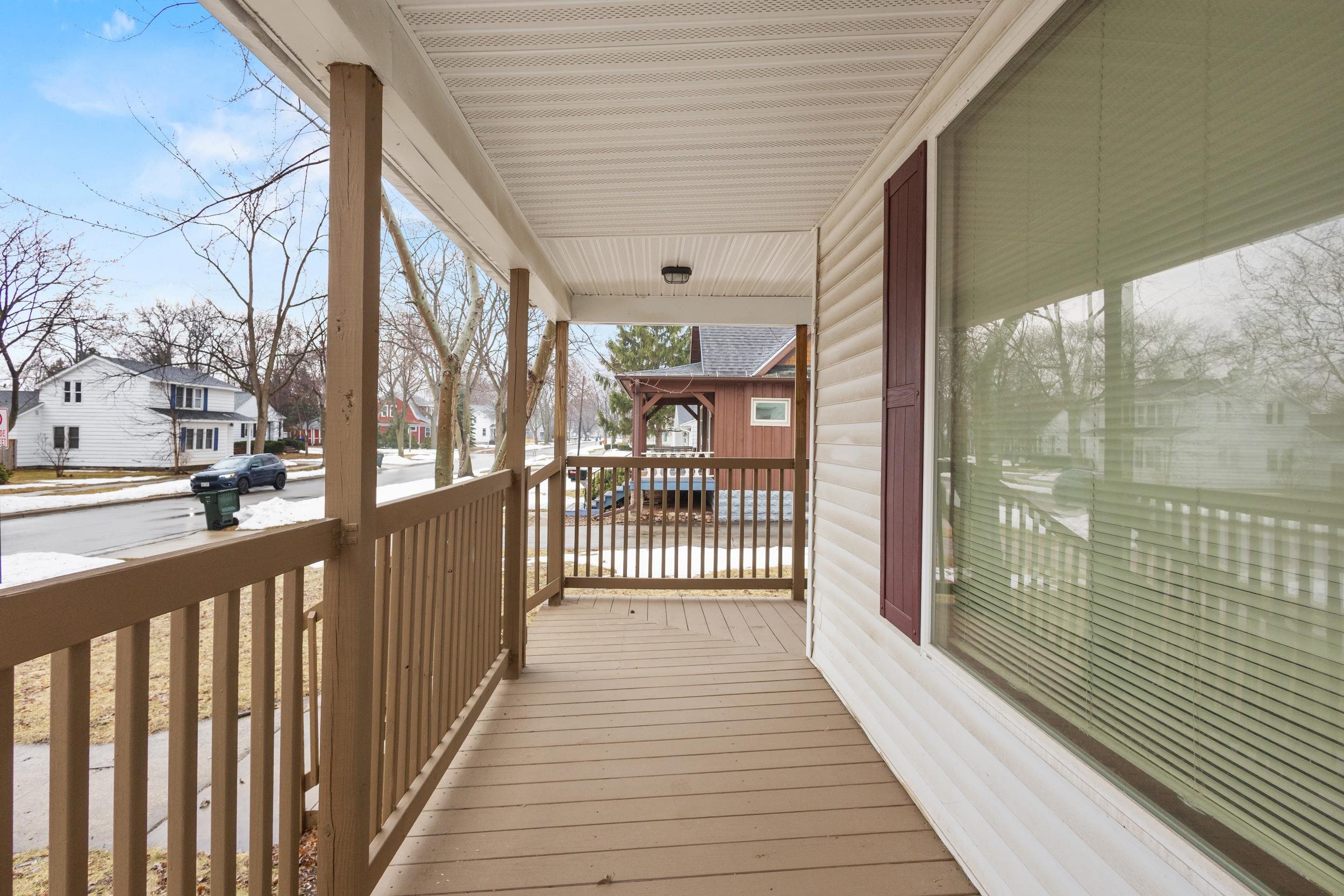 621 N HURON Street