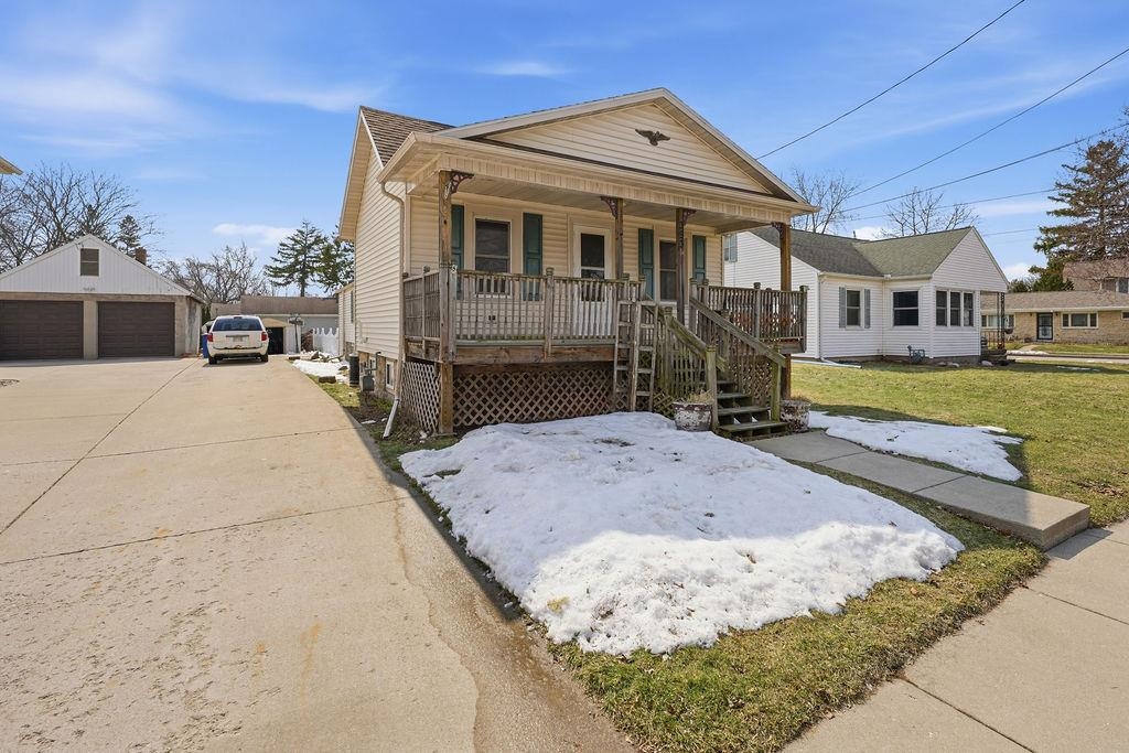 353 W 18TH Avenue