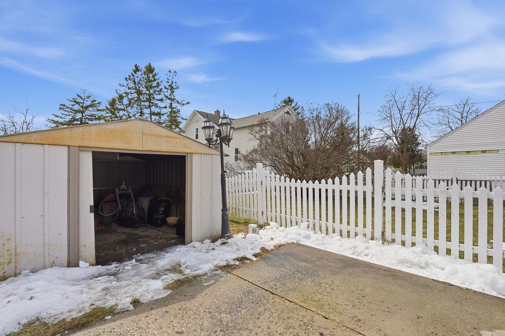 353 W 18TH Avenue