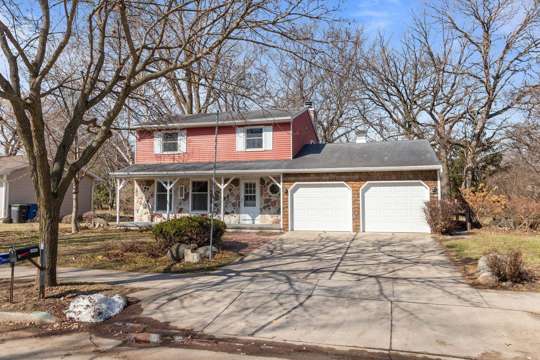 1645 CRESTVIEW Drive