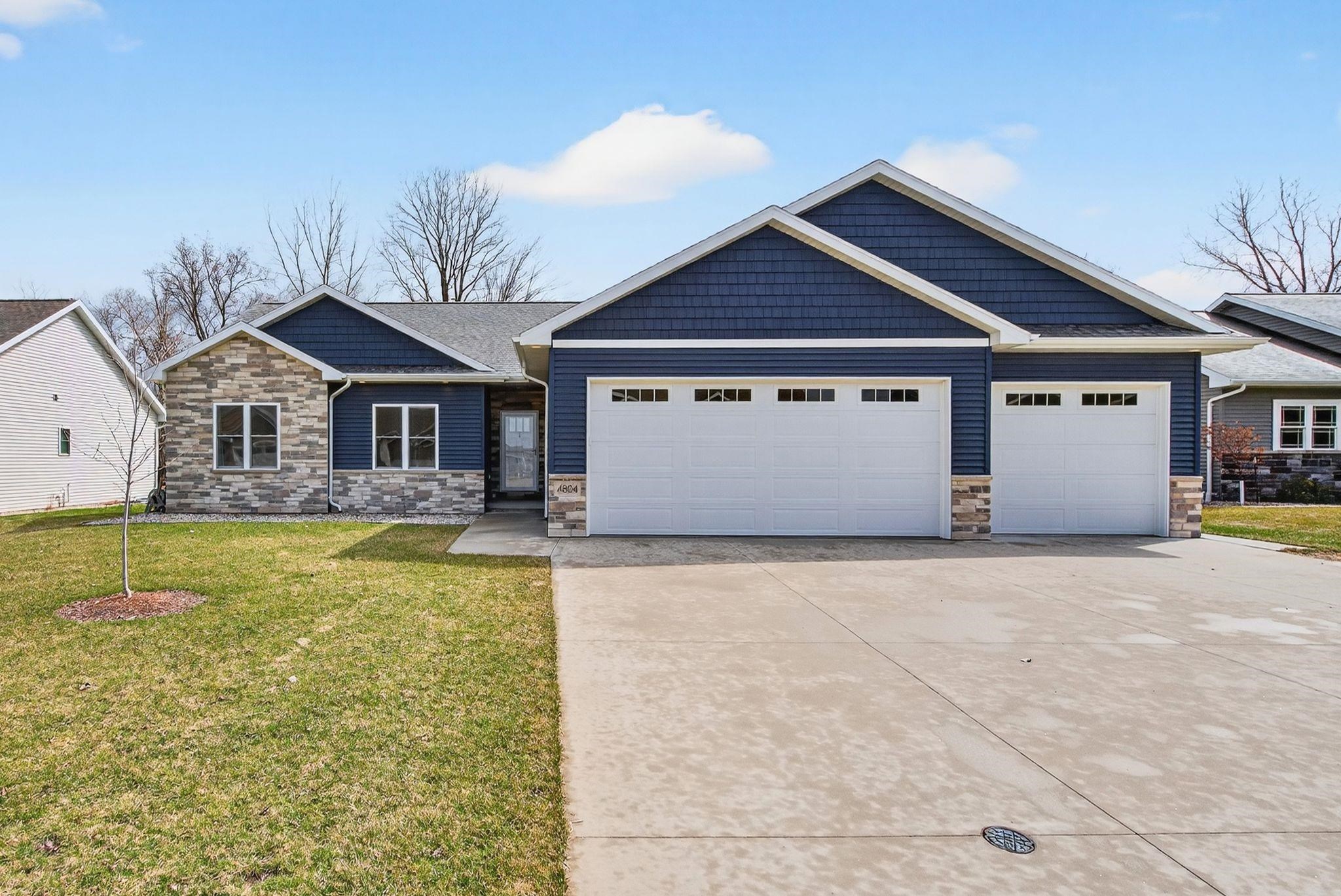 4804 N VINCENT Drive
