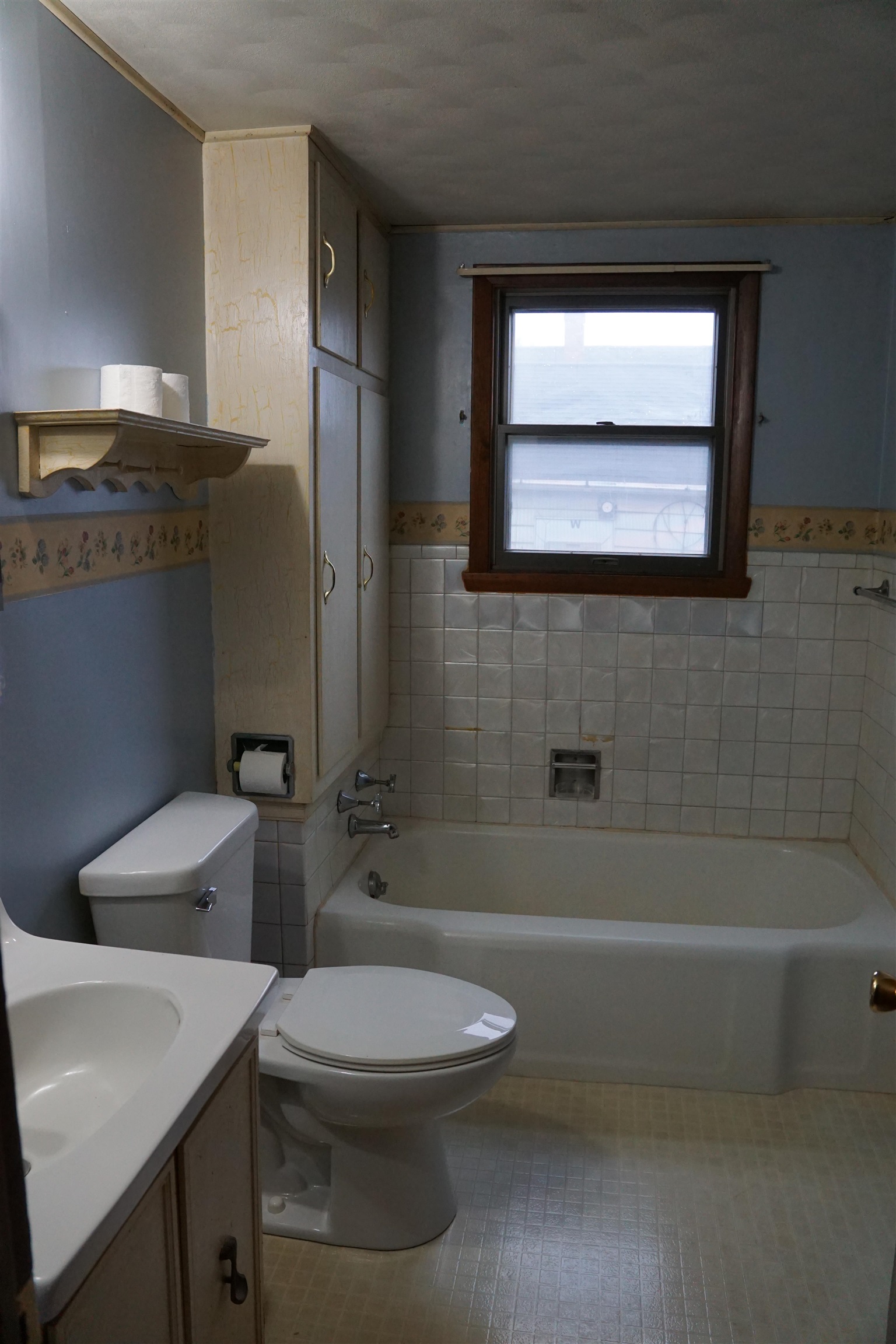 109 E 11TH Street