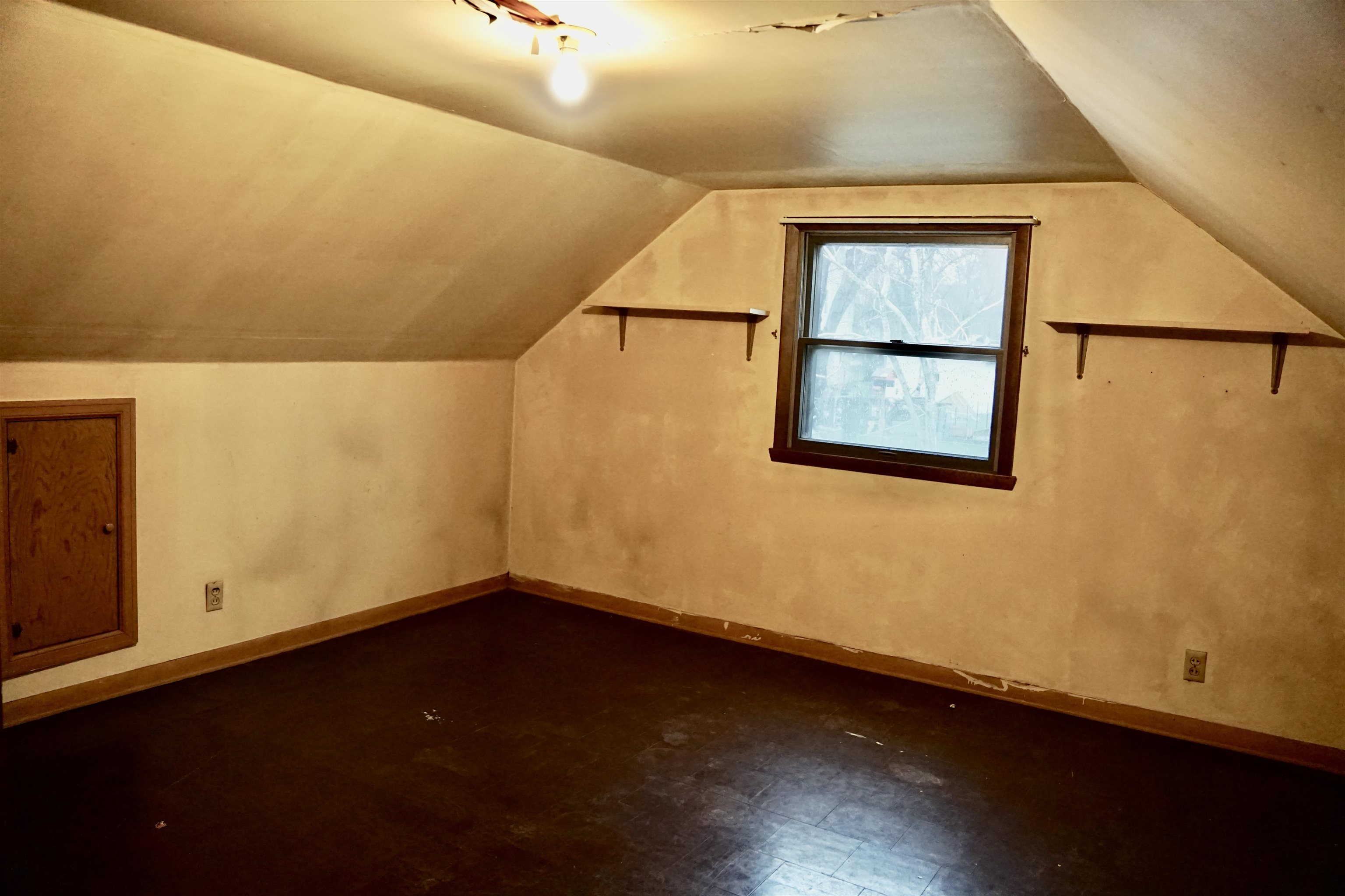 109 E 11TH Street