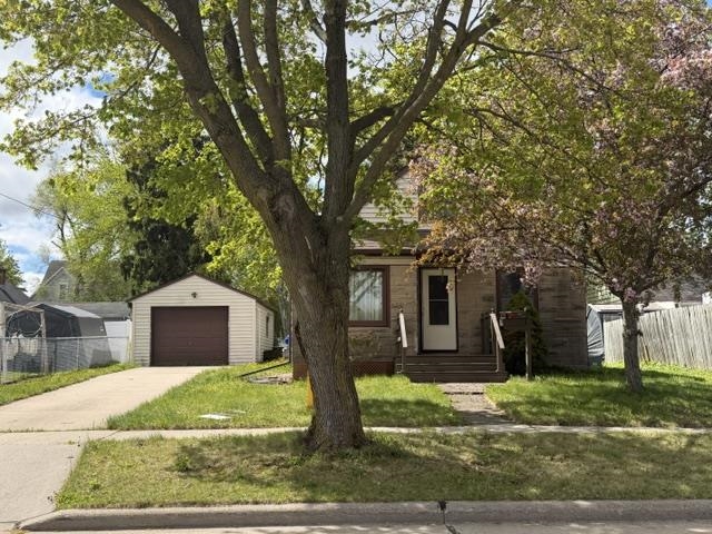 109 E 11TH Street