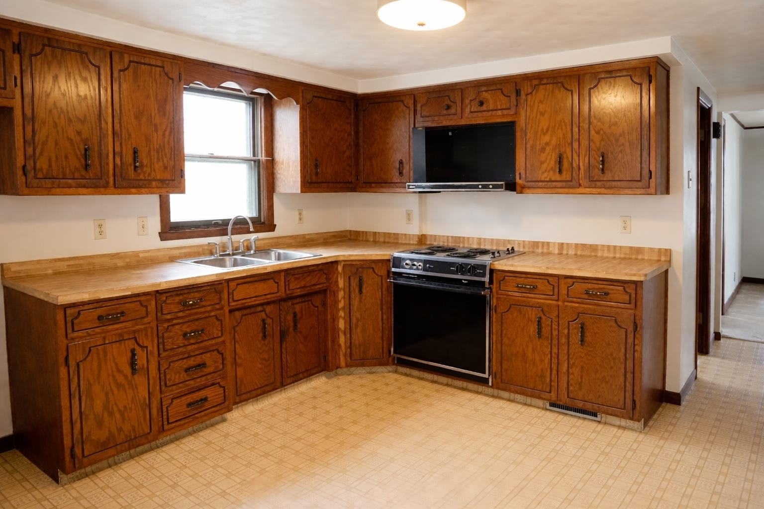 109 E 11TH Street