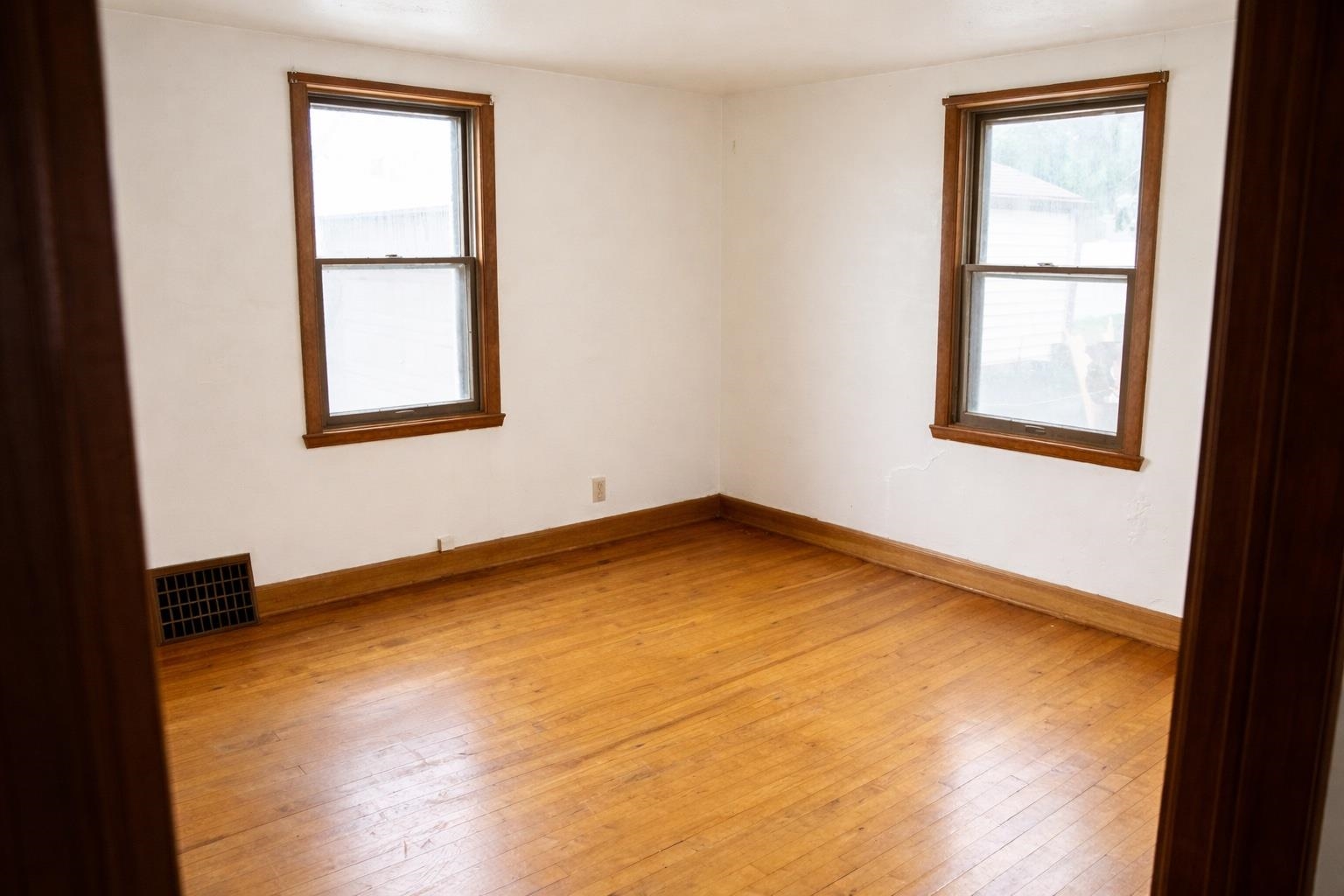 109 E 11TH Street