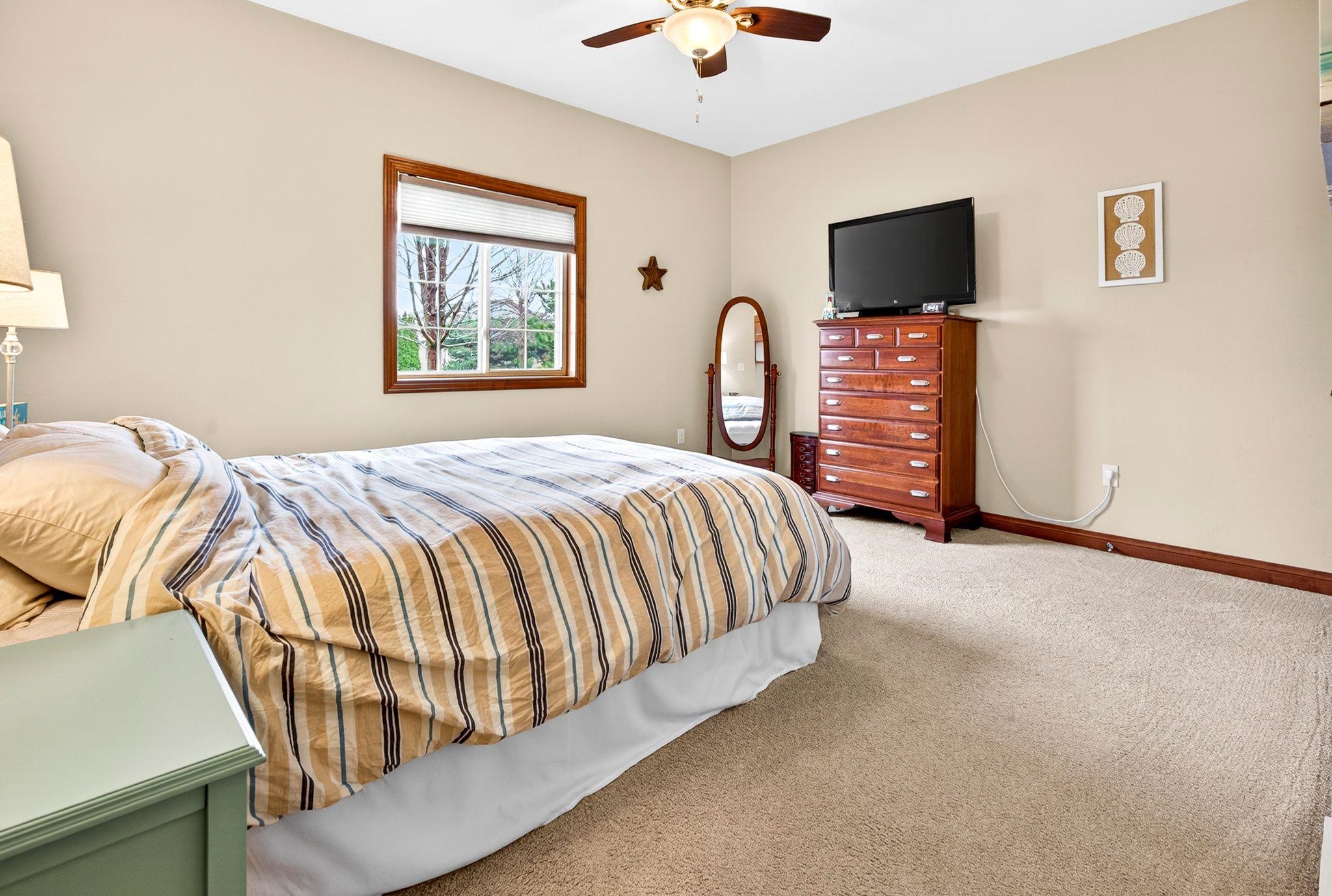 2362 PLANK Circle Unit: B