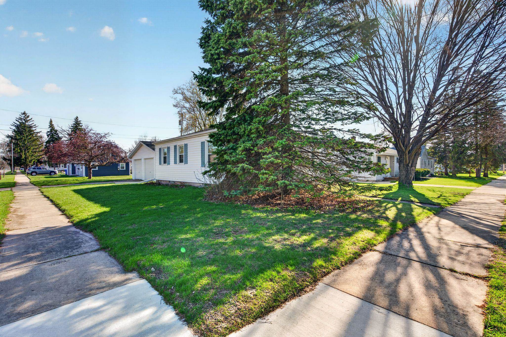 431 E COOLIDGE Avenue